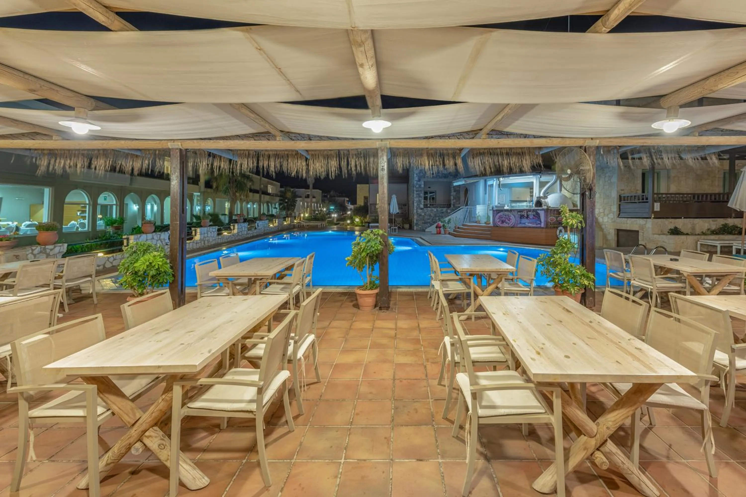 Restaurant/places to eat in Erato Beach Hotel Adults Only by Smile Hotels