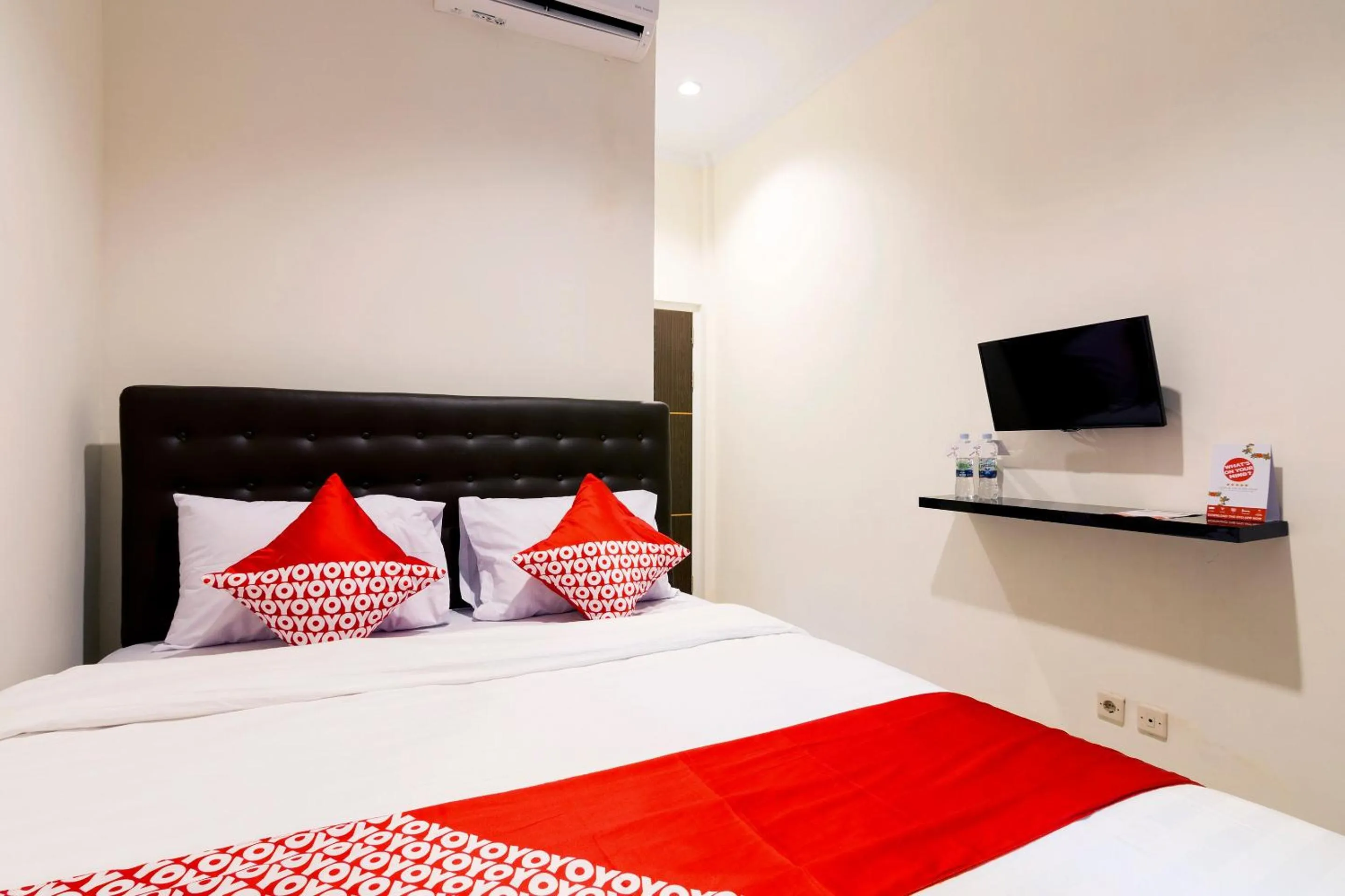 Bedroom in Hotel O Travel-inn