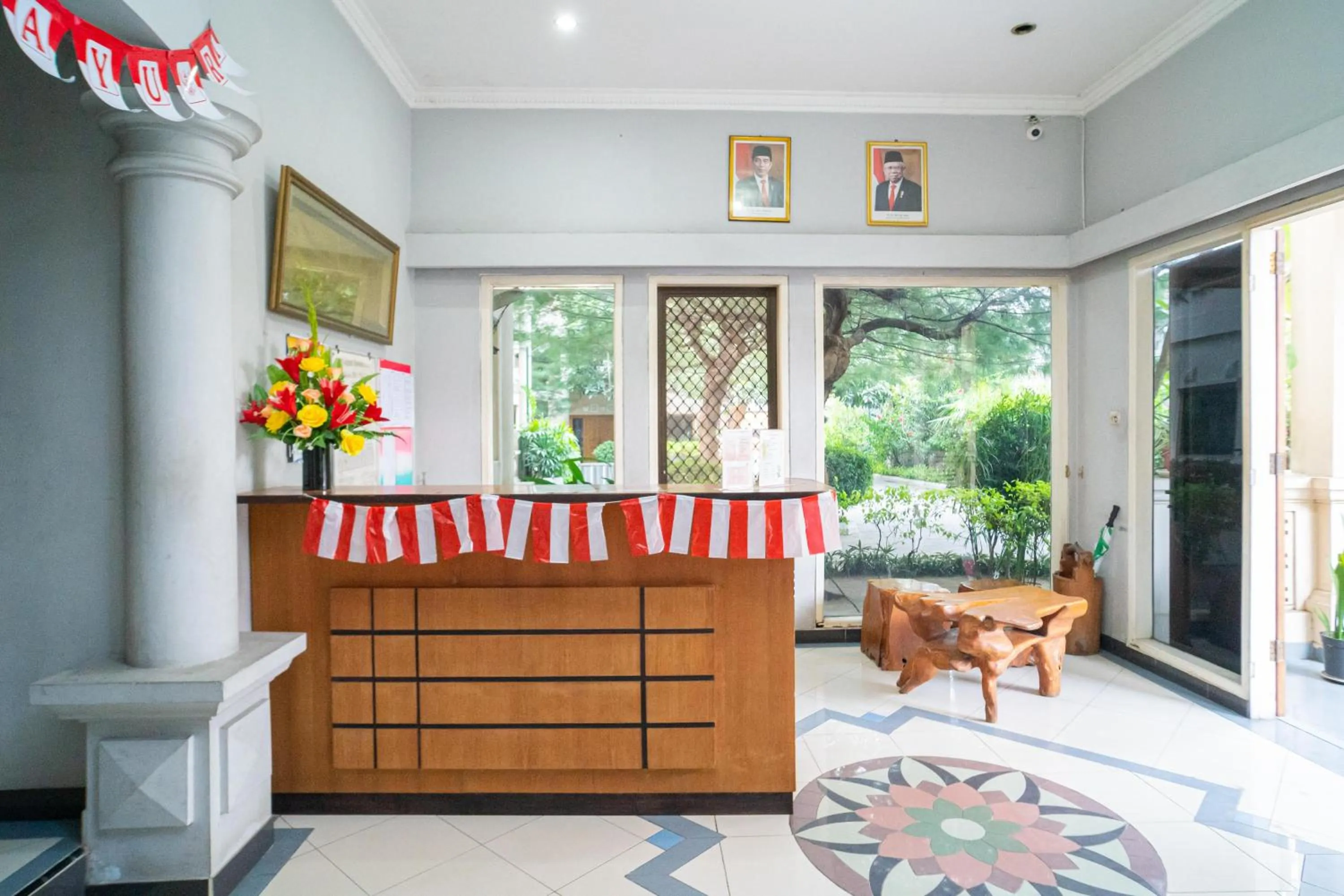 Lobby or reception in RedDoorz near Rumah Sakit Baptis Kediri