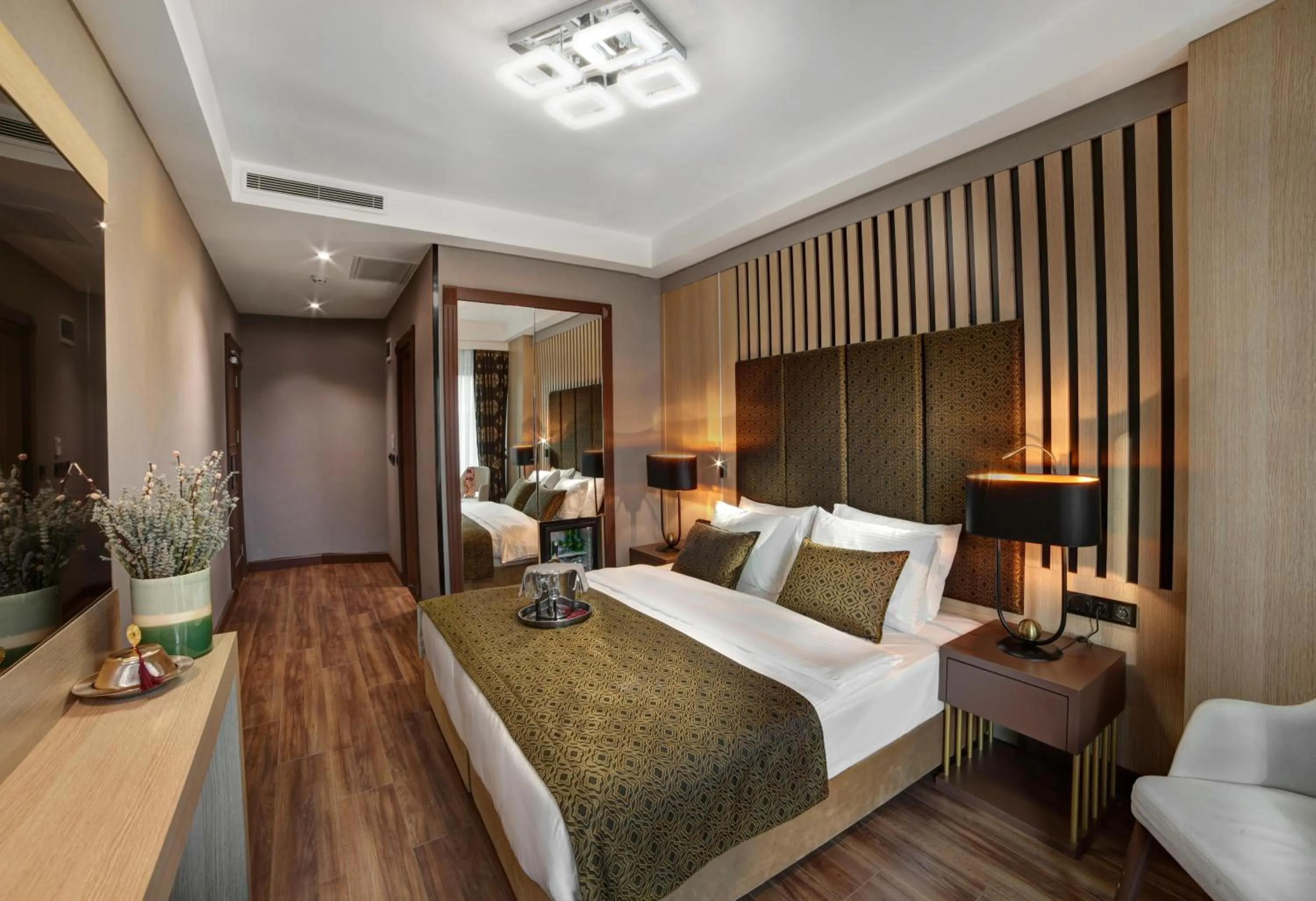 Photo of the whole room, Bed in Pell Palace Hotel & SPA