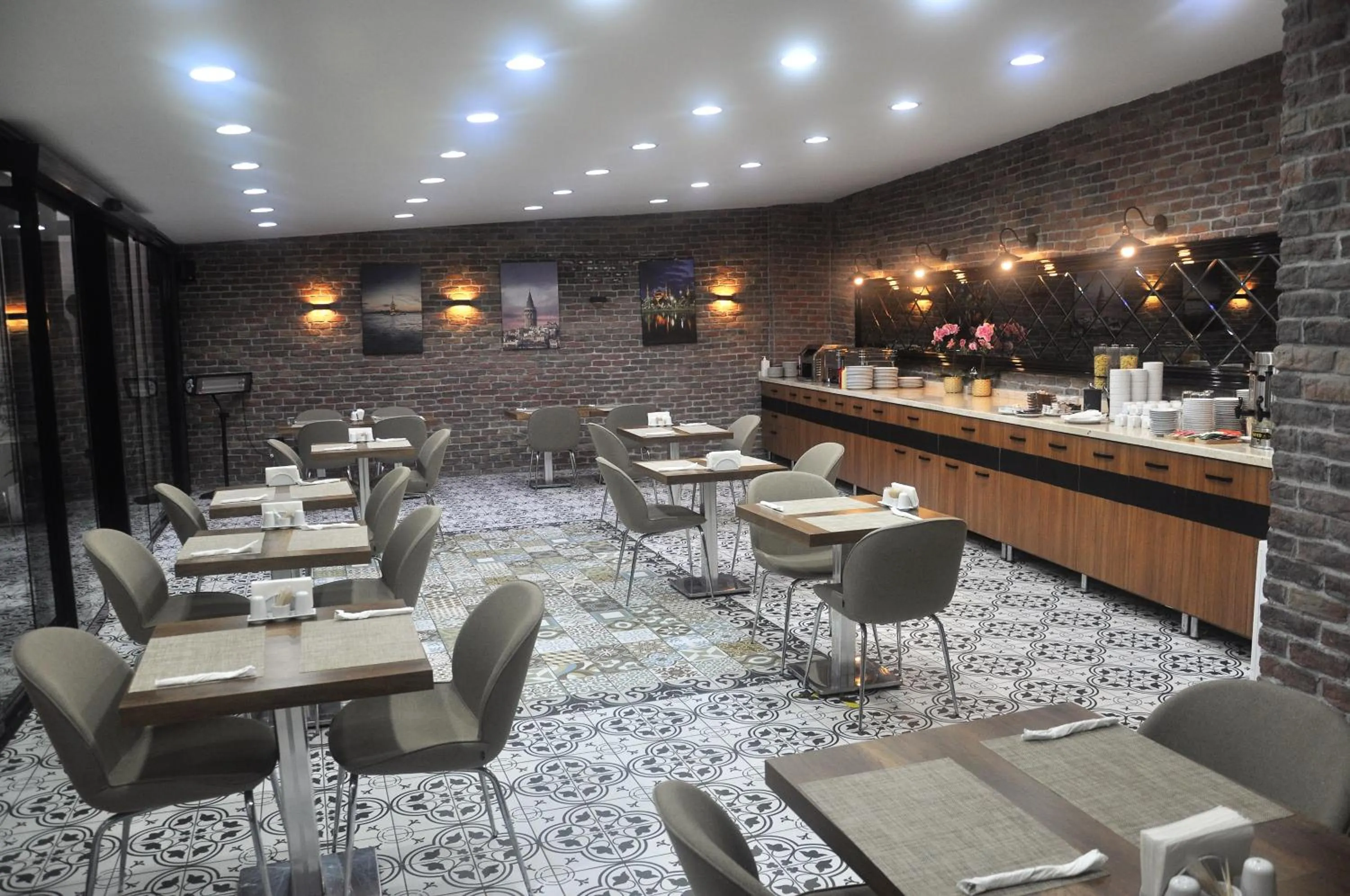 Restaurant/places to eat in Pell Palace Hotel & SPA