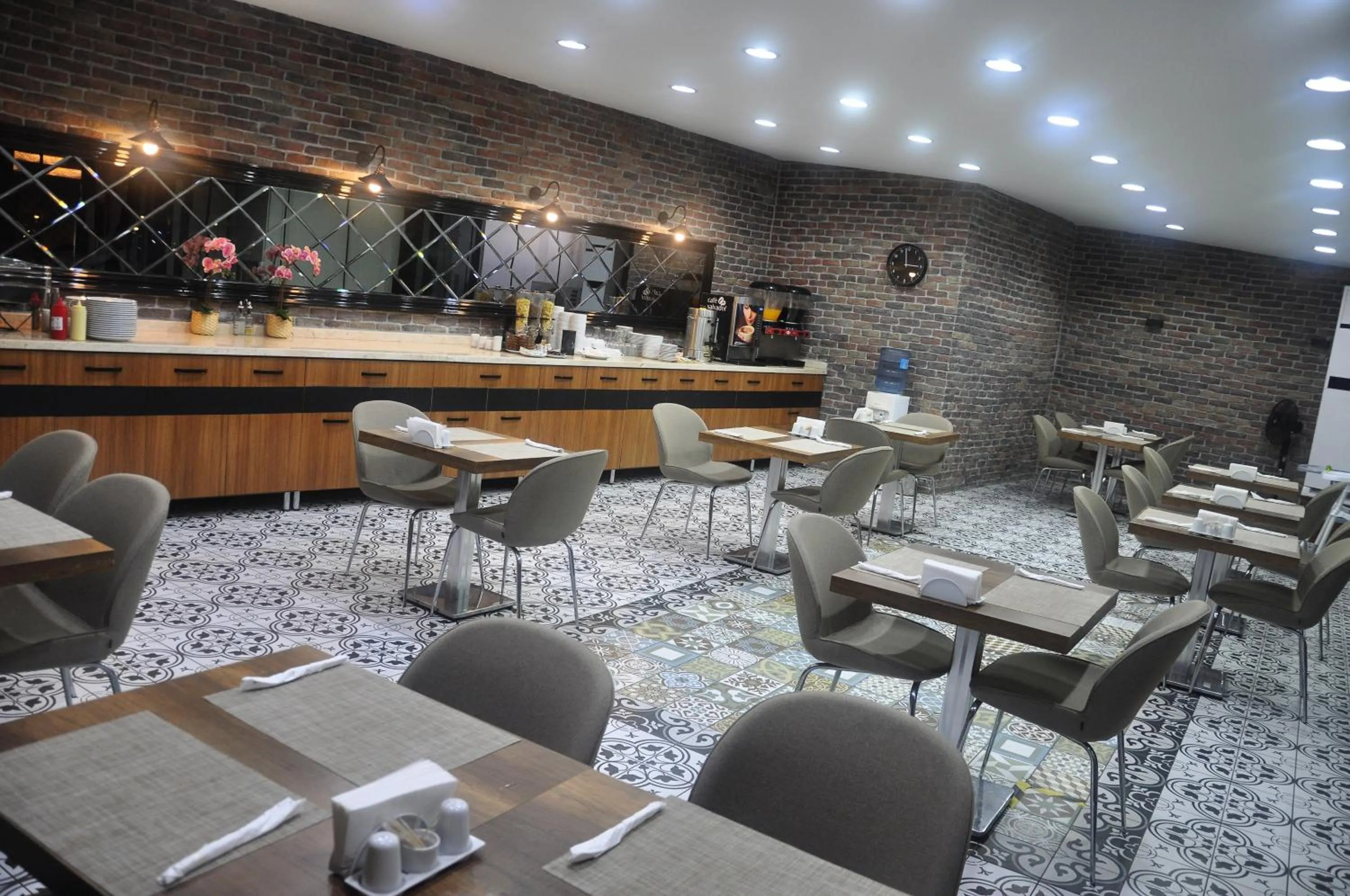 Restaurant/places to eat in Pell Palace Hotel & SPA