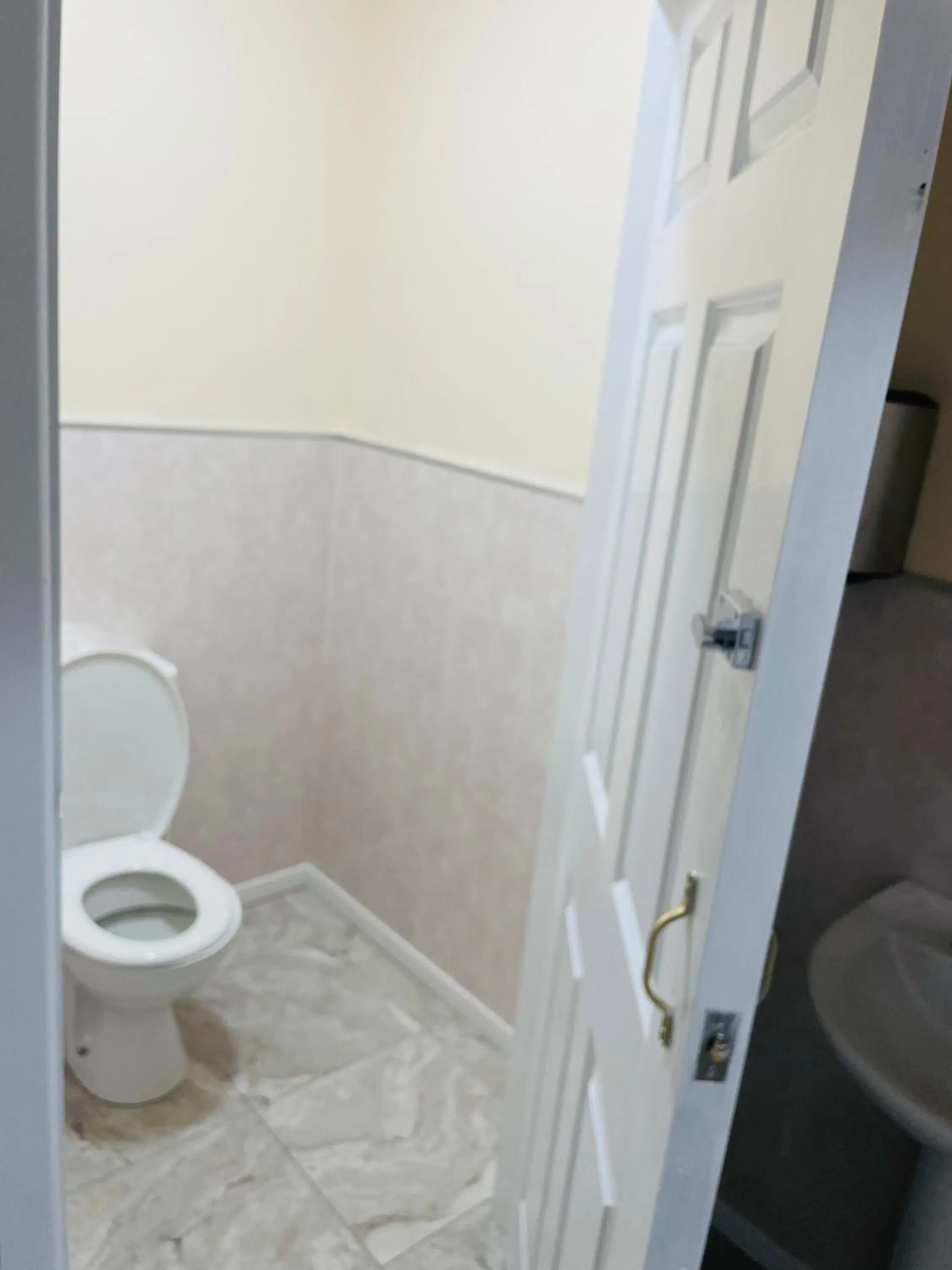 Toilet in Greenway & Copper Coast Hostel