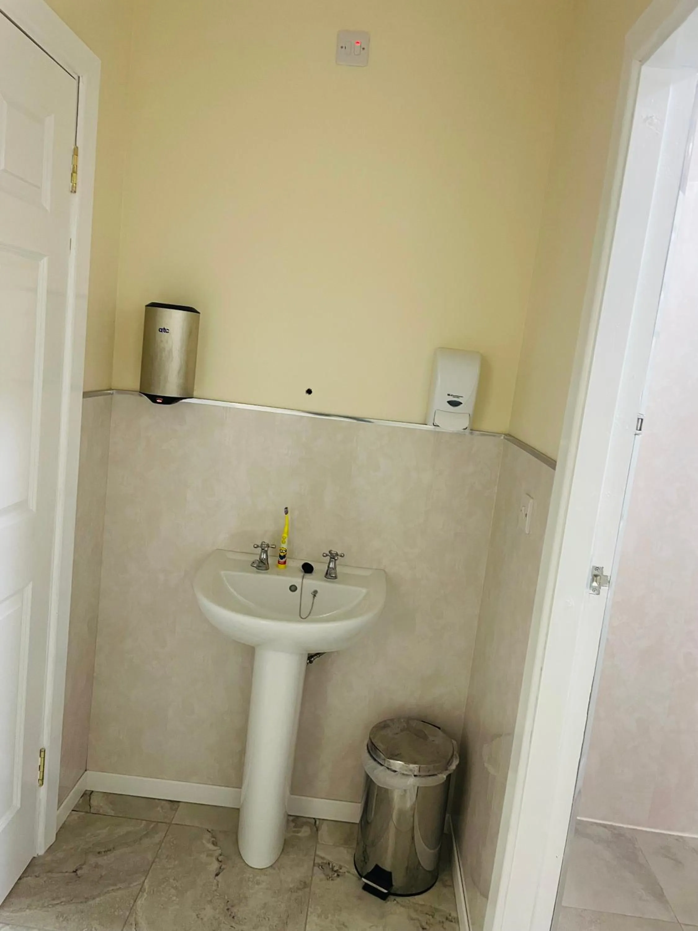 Bathroom in Greenway & Copper Coast Hostel