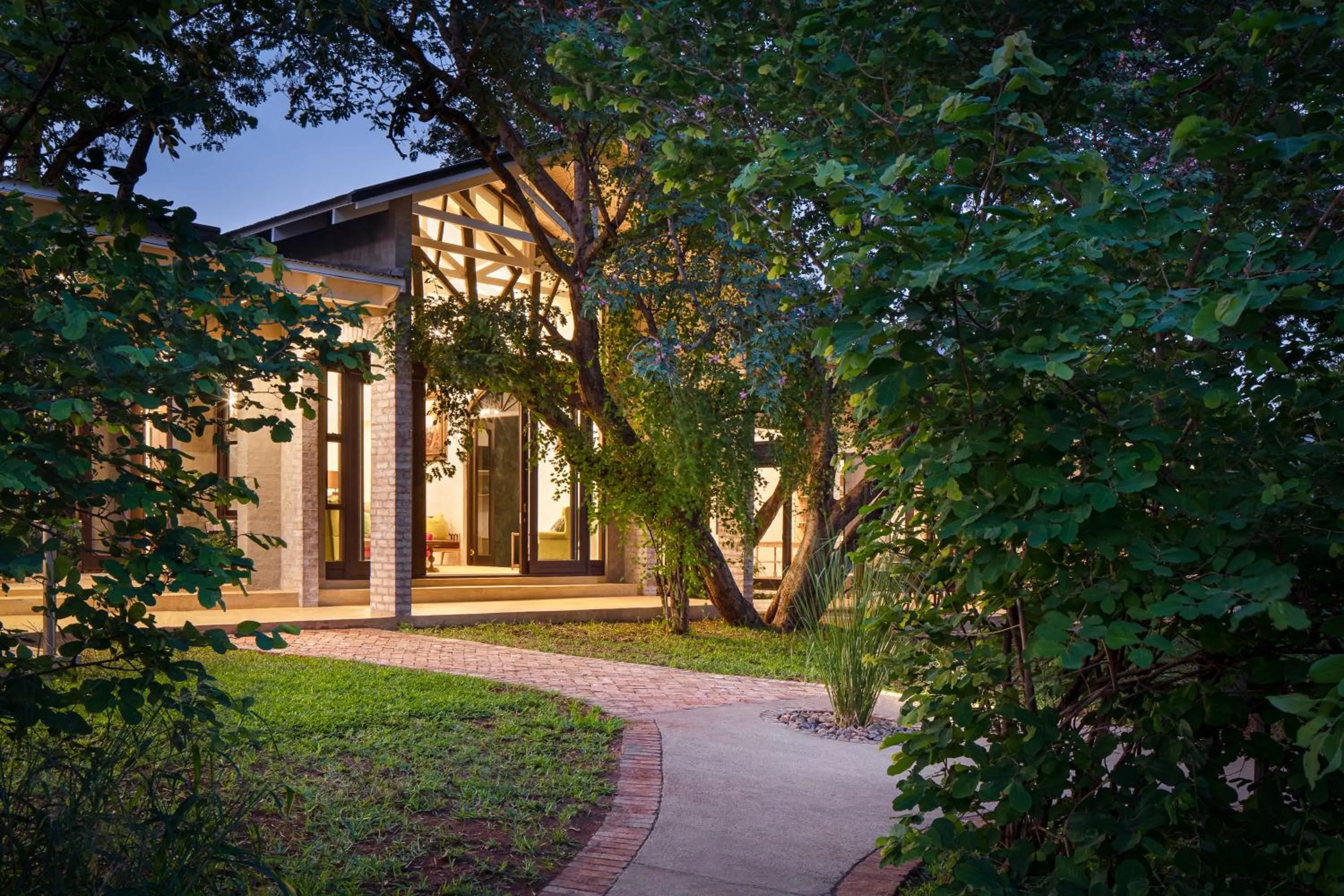 Facade/entrance in Mbano Manor Hotel Victoria Falls