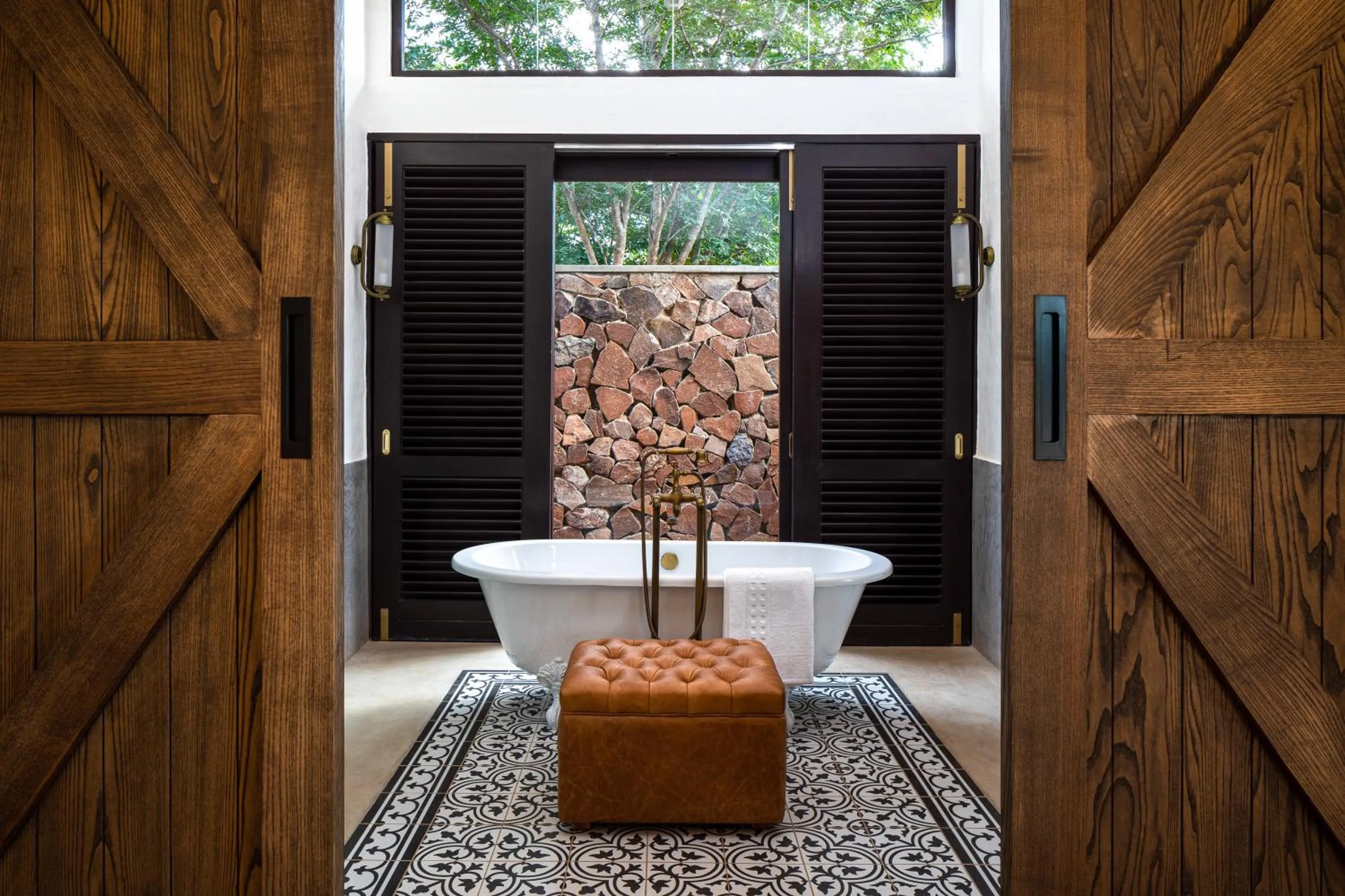 Bathroom in Mbano Manor Hotel Victoria Falls
