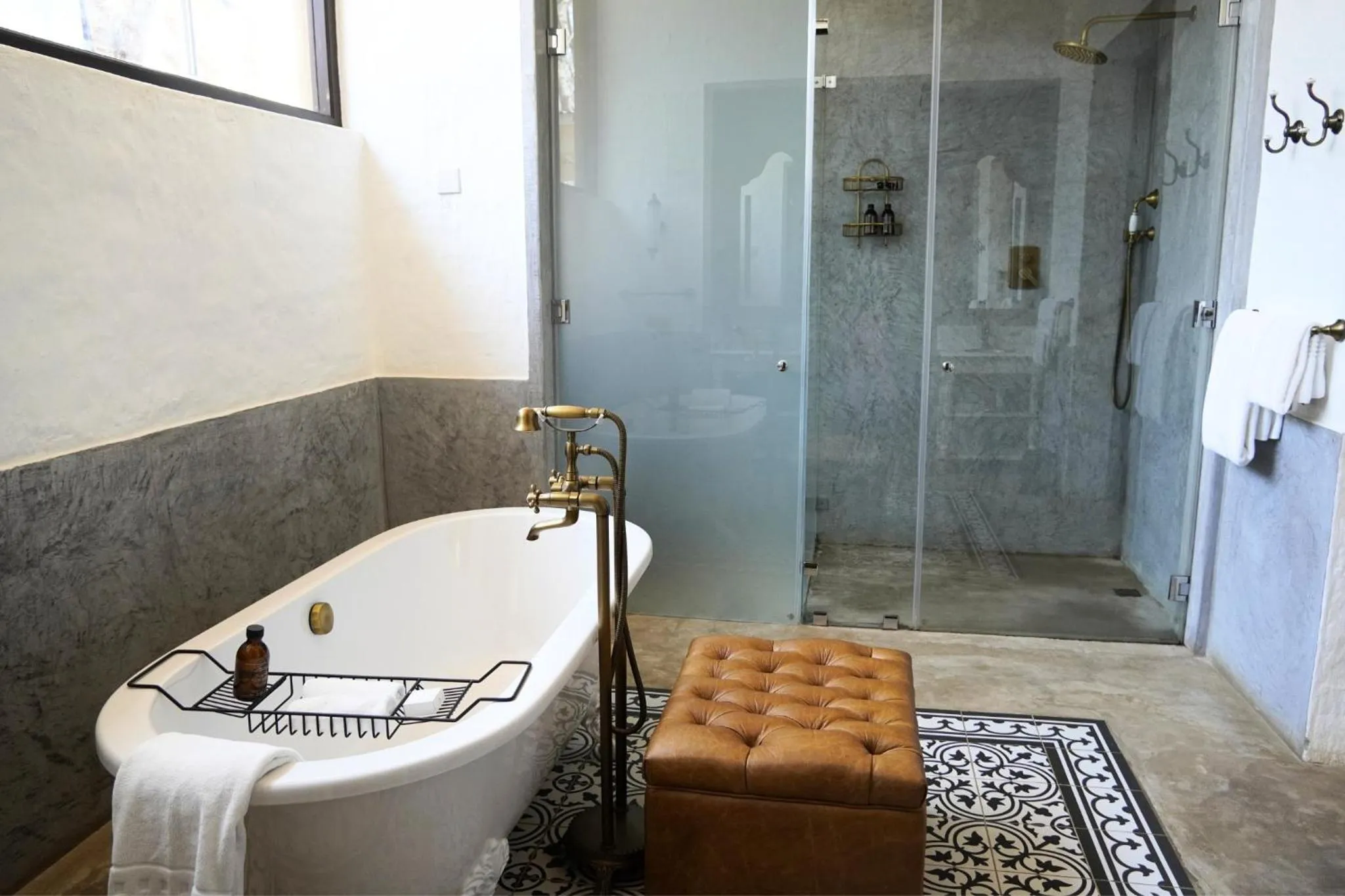 Shower in Mbano Manor Hotel Victoria Falls