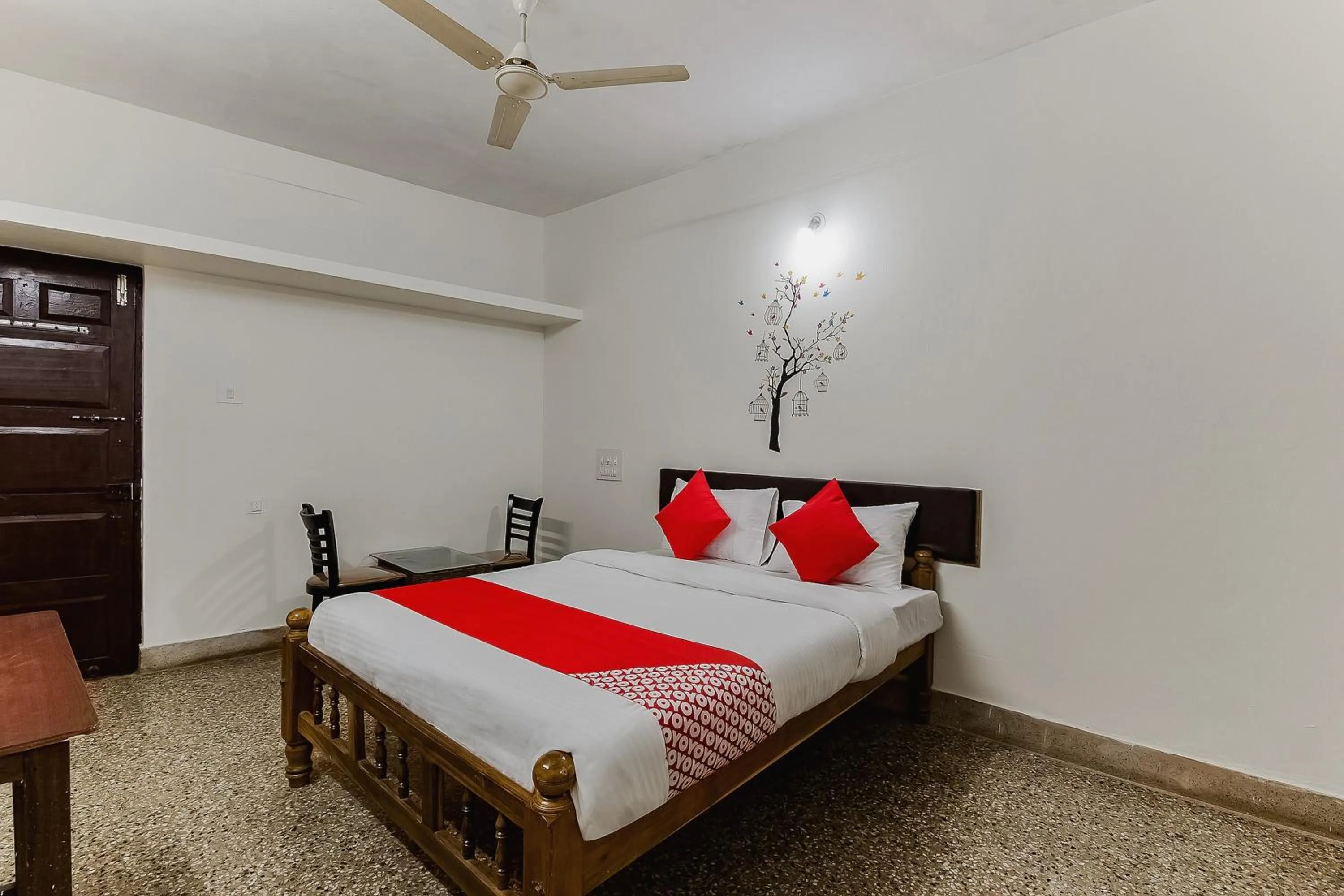 Facade/entrance, Bed in Super Hotel O Sushma Lodge