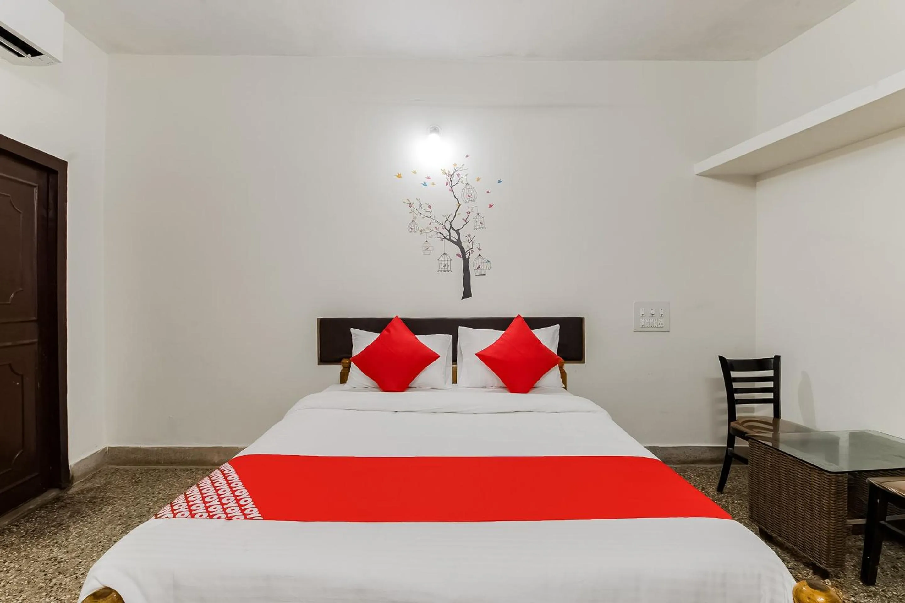 Facade/entrance, Bed in Super Hotel O Sushma Lodge