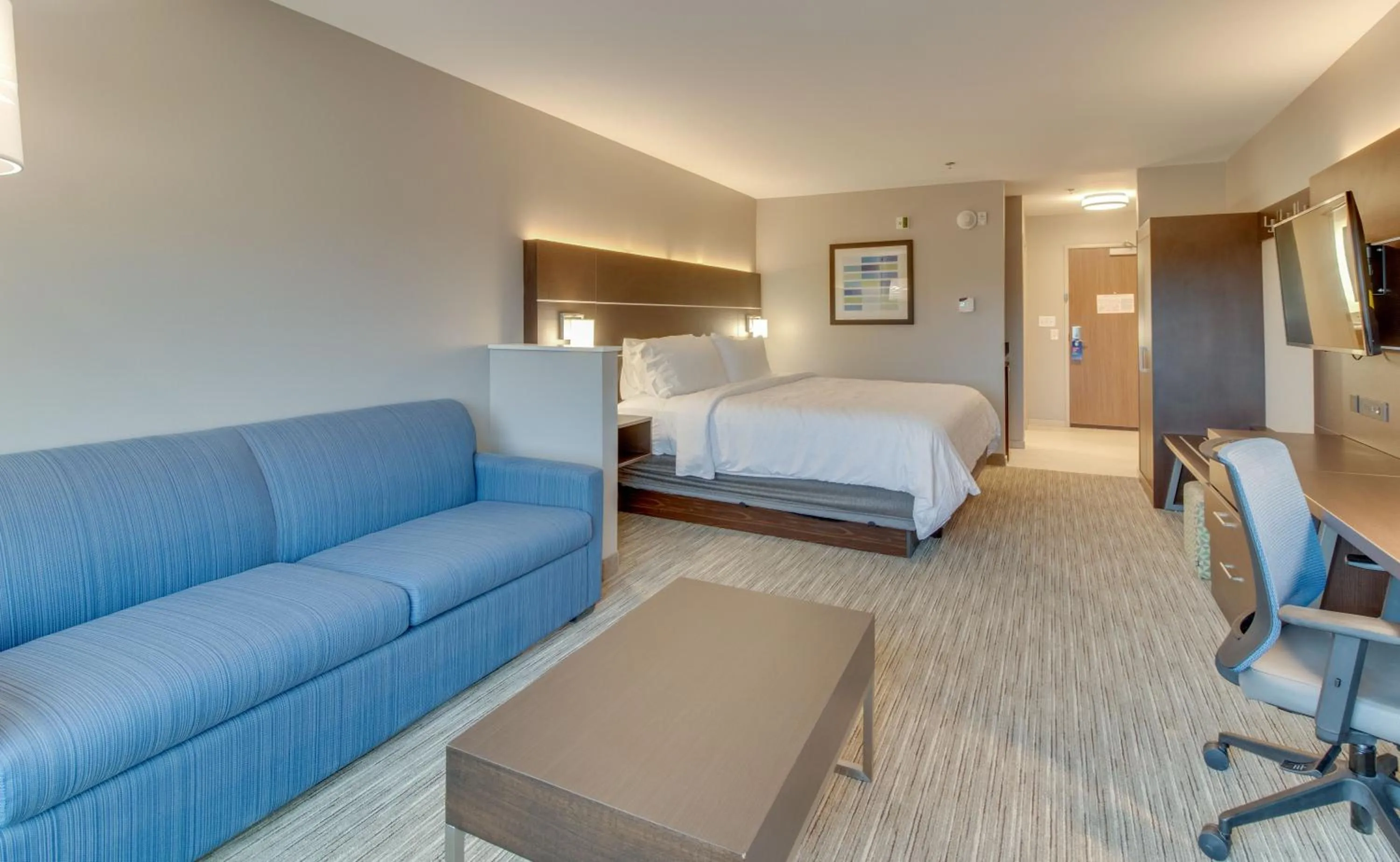 Bed in Holiday Inn Express & Suites - Union City by IHG