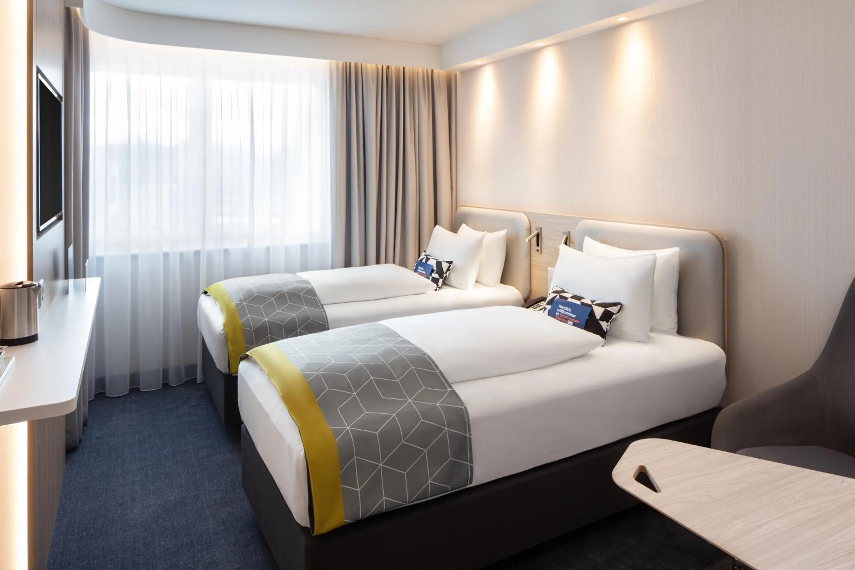Bed in Holiday Inn Express - Aarburg - Oftringen by IHG