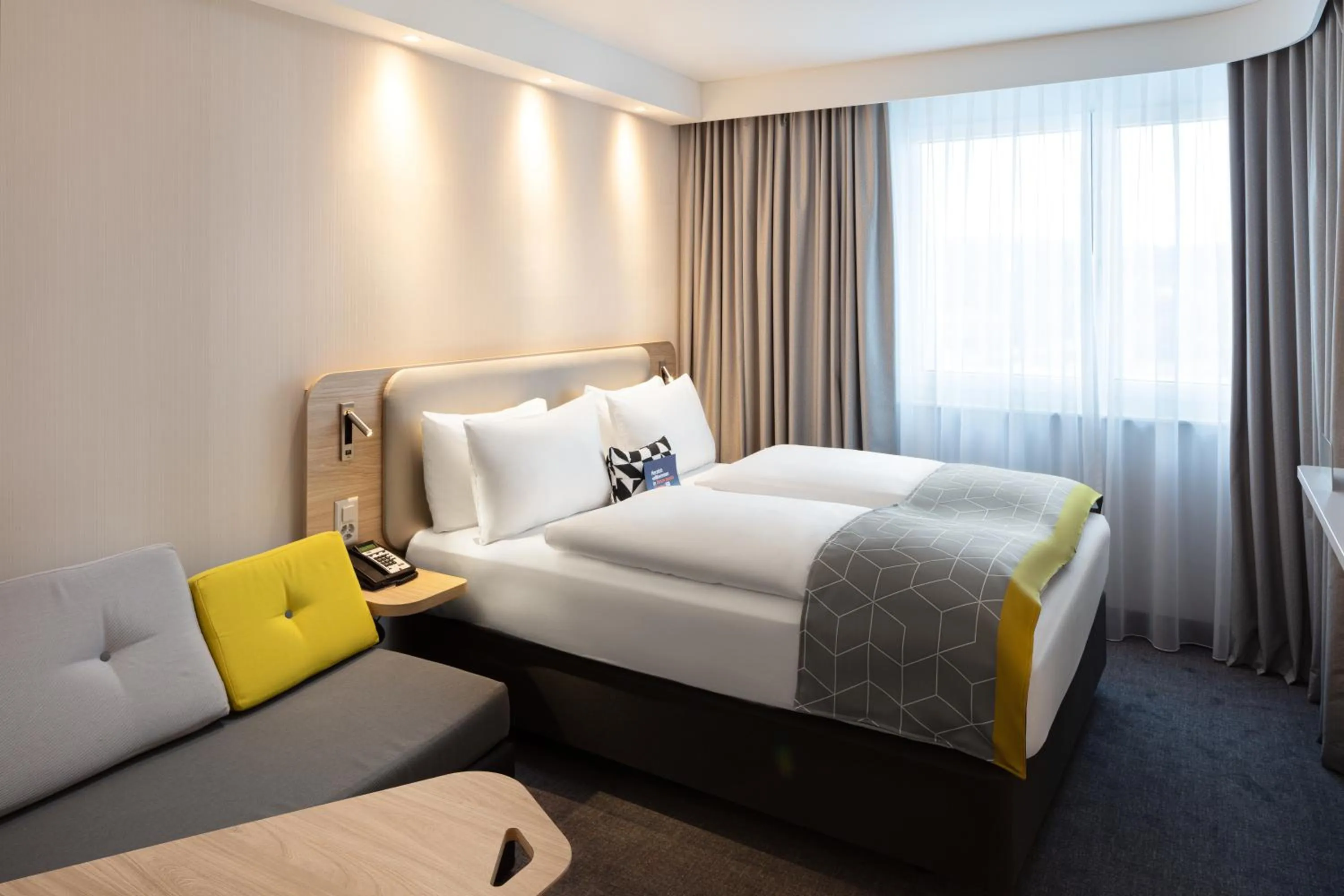 Bed in Holiday Inn Express - Aarburg - Oftringen by IHG