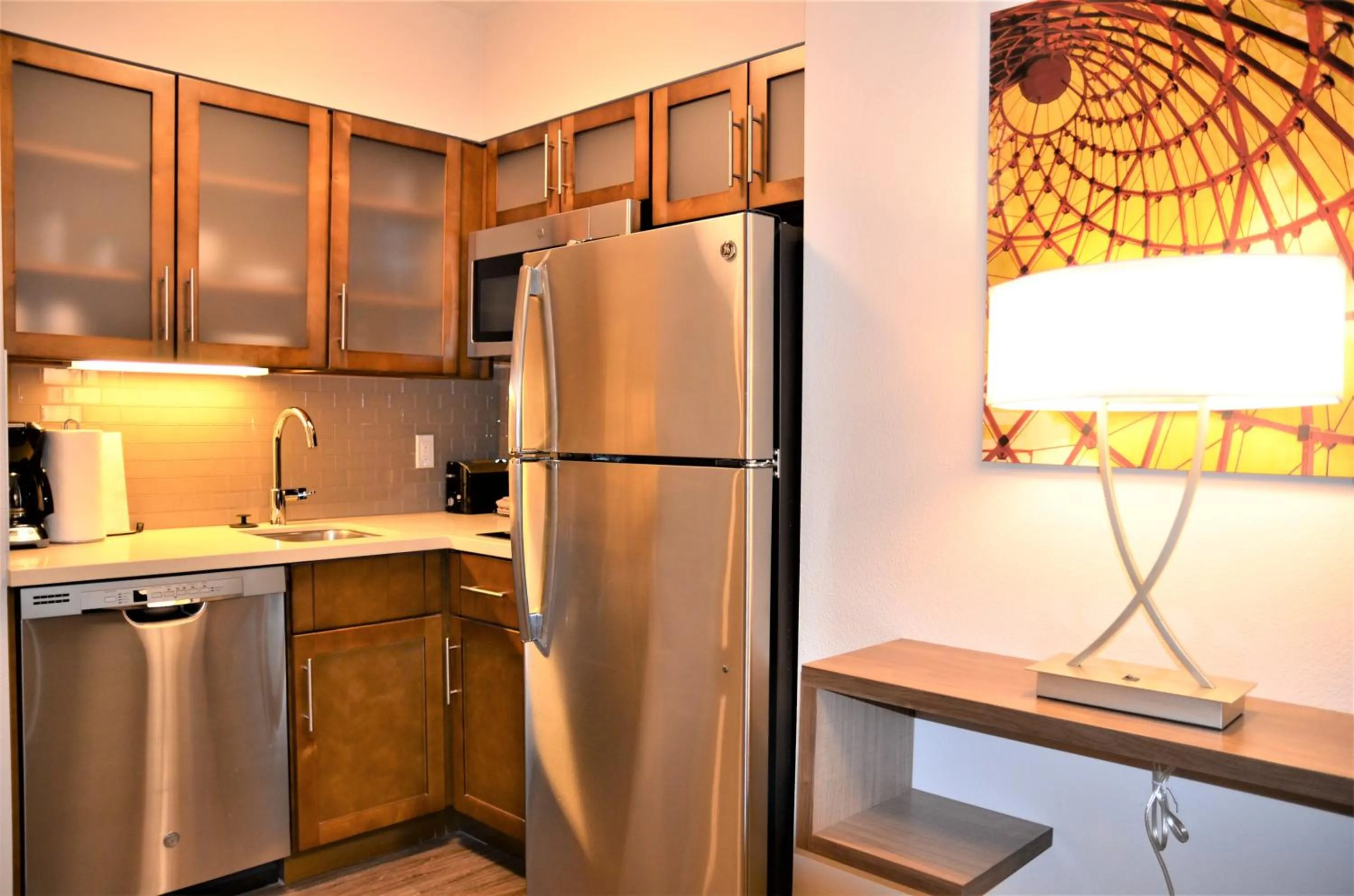 Kitchen or kitchenette in Staybridge Suites - Orenco Station by IHG