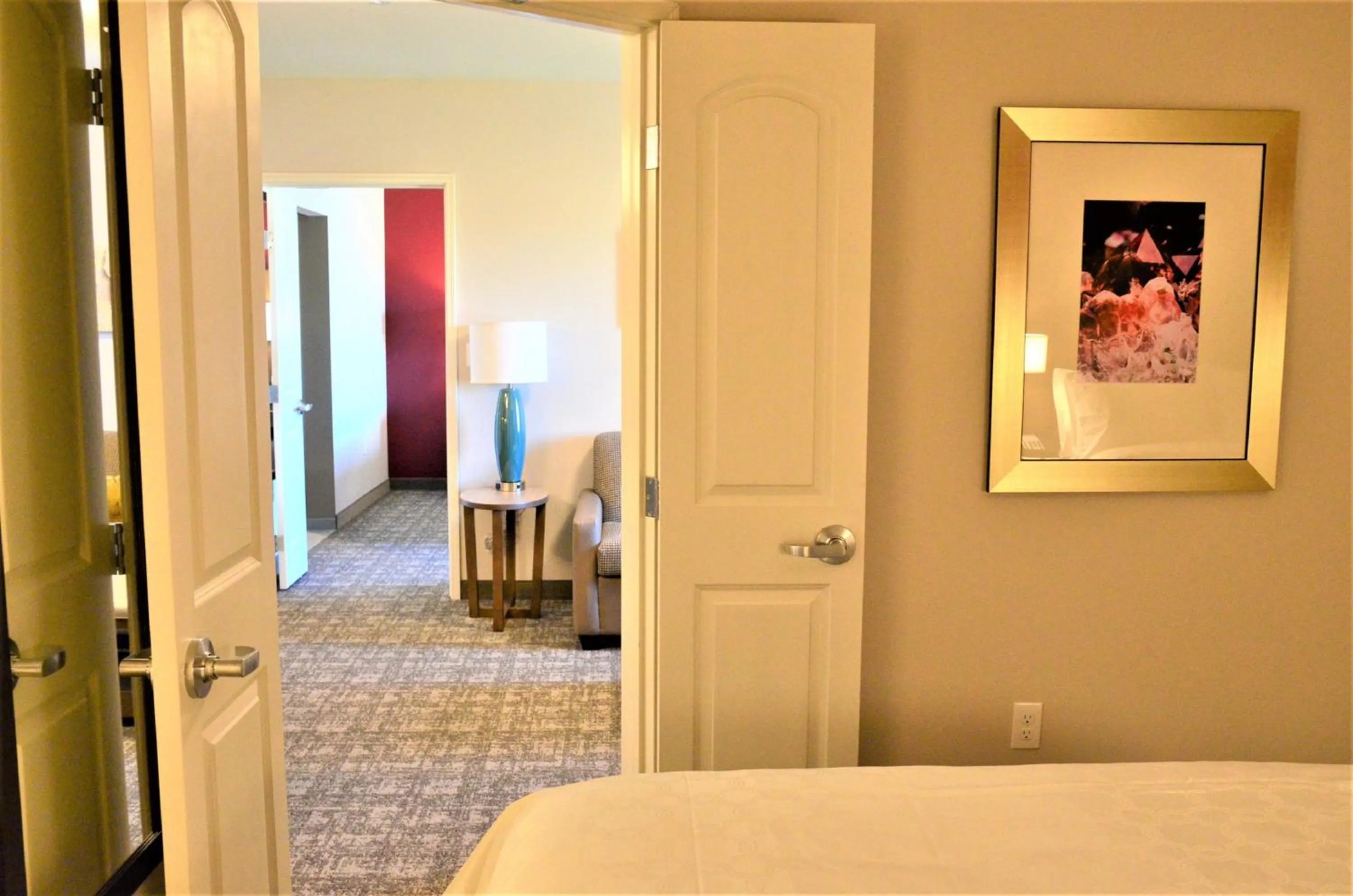 Photo of the whole room, Bed in Staybridge Suites - Orenco Station by IHG