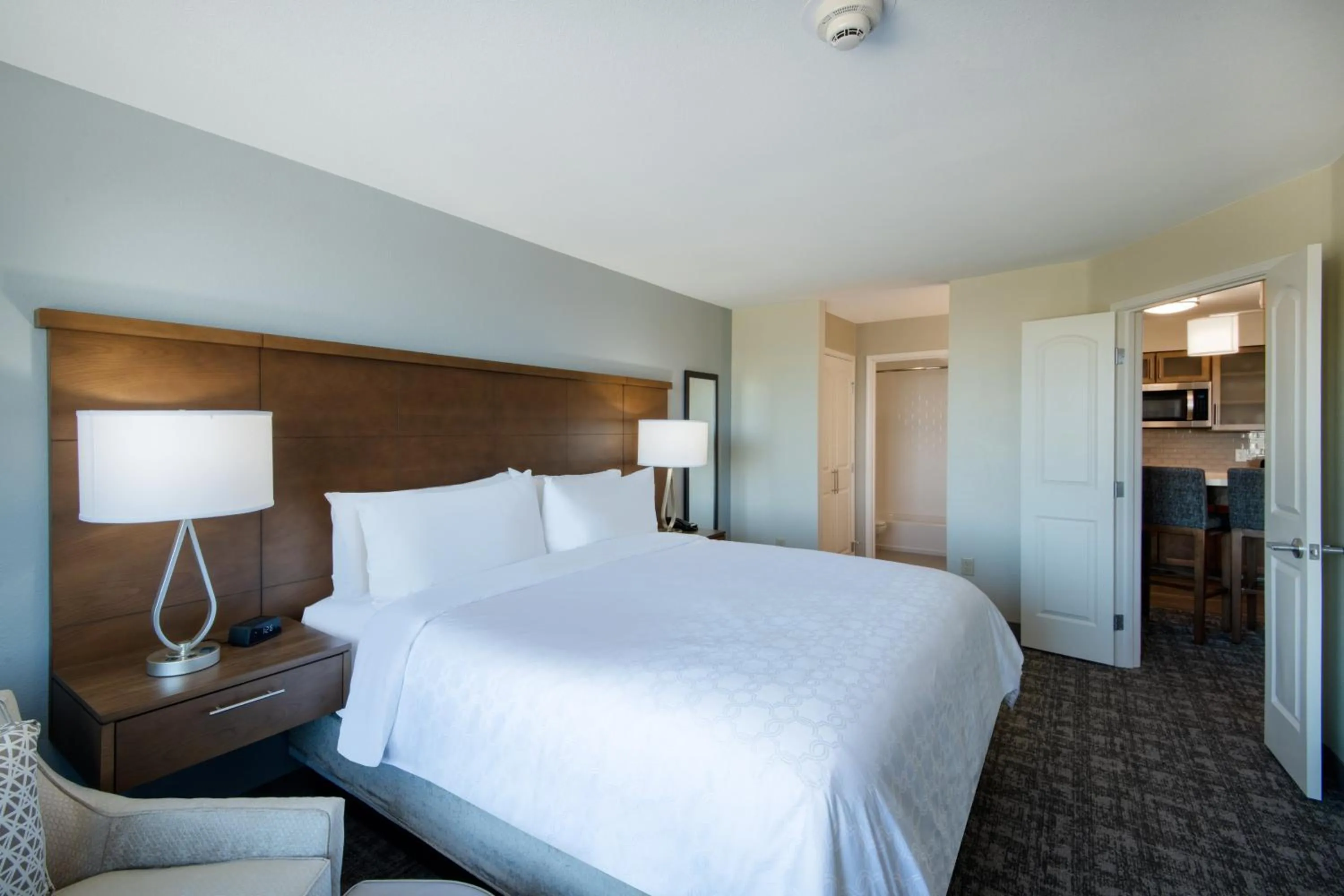 Photo of the whole room, Bed in Staybridge Suites - Scottsdale - Talking Stick by IHG
