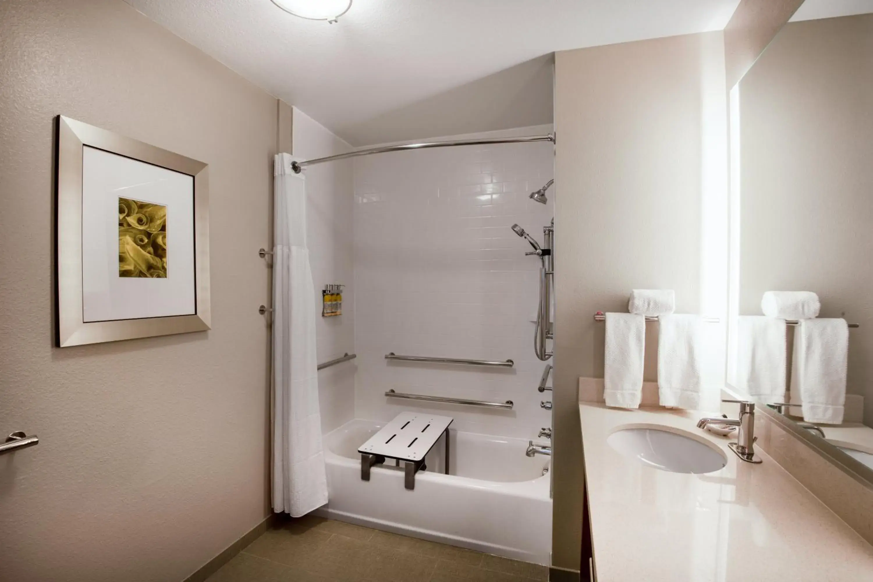 King Room - Mobility Access Tub/Non-Smoking in Staybridge Suites - Scottsdale - Talking Stick by IHG King Room - Mobility Access Tub/Non-Smoking in Staybridge Suites - Scottsdale - Talking Stick by IHG