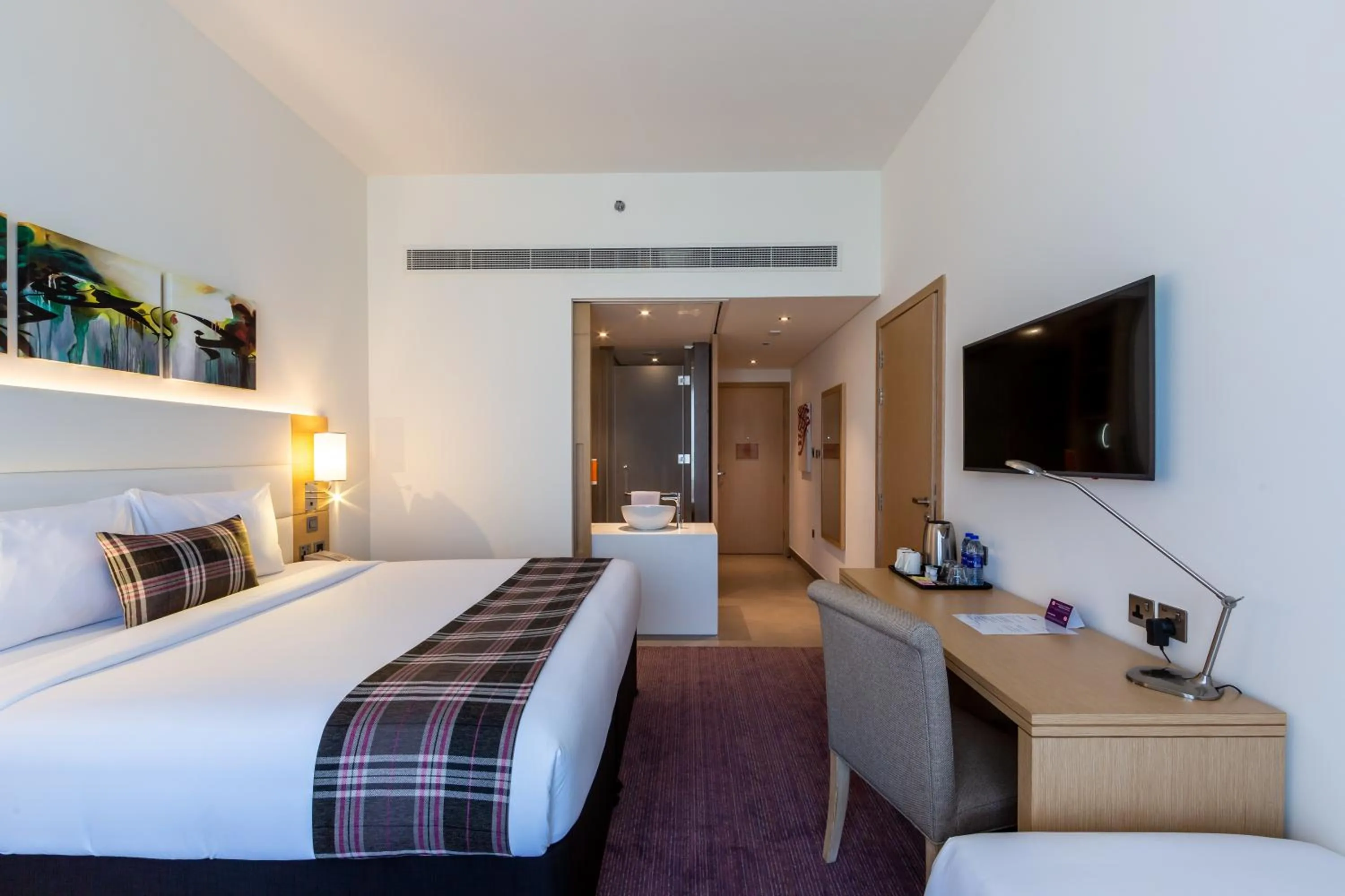 Bed in Premier Inn Dubai Dragon Mart