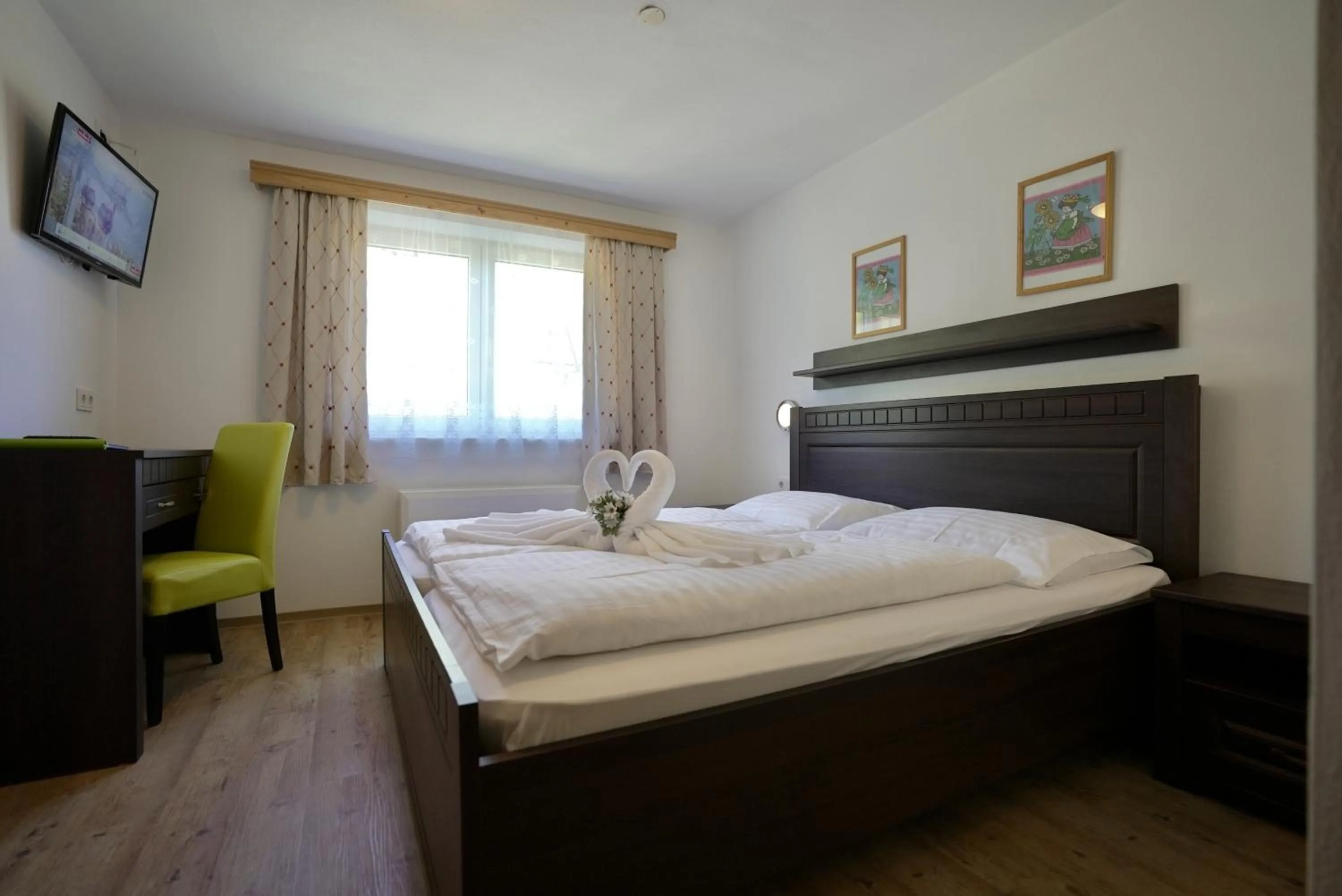 Bed in Mountainlovers Berghotel SeidlAlm