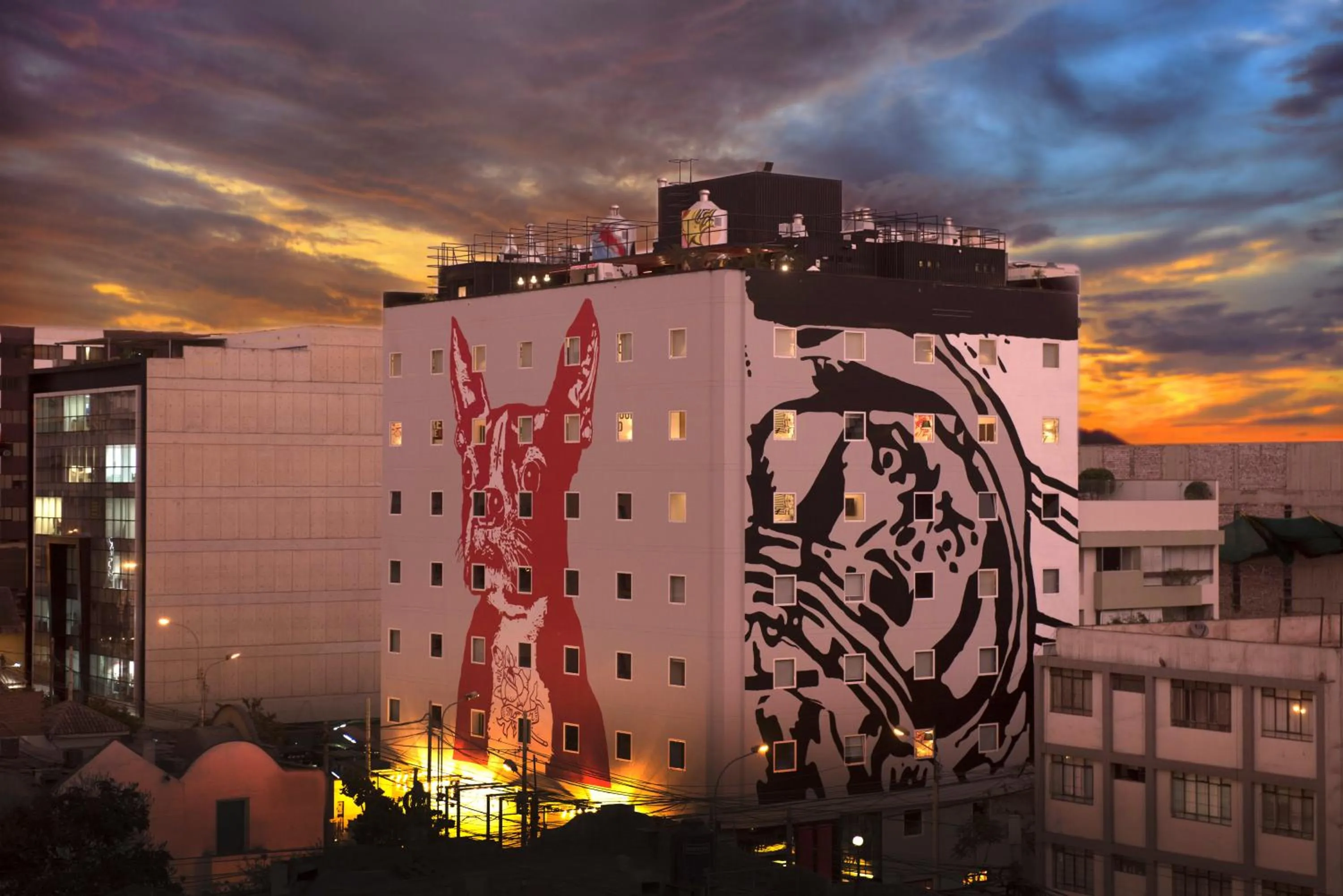 Entertainment in Radisson RED Miraflores