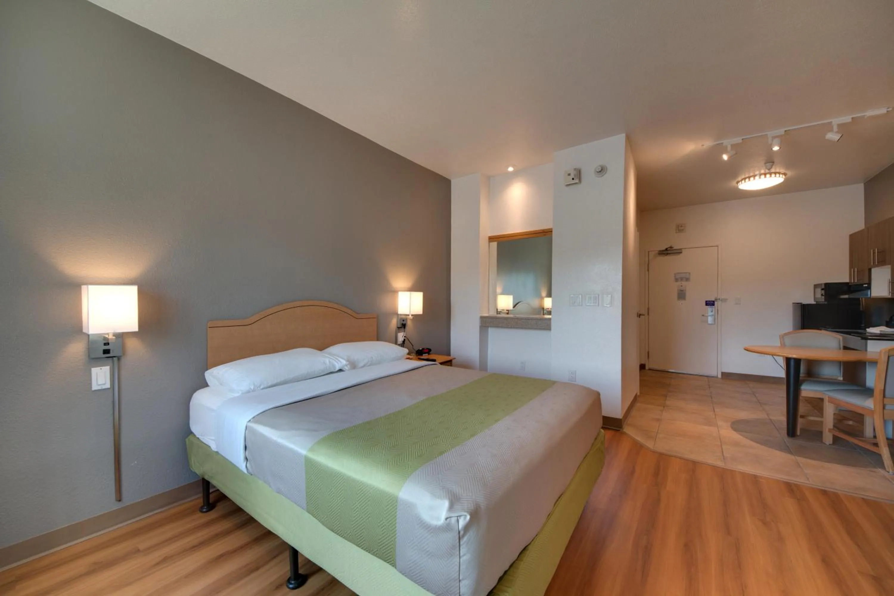 Bedroom, Bed in Studio 6-Brownsville, TX