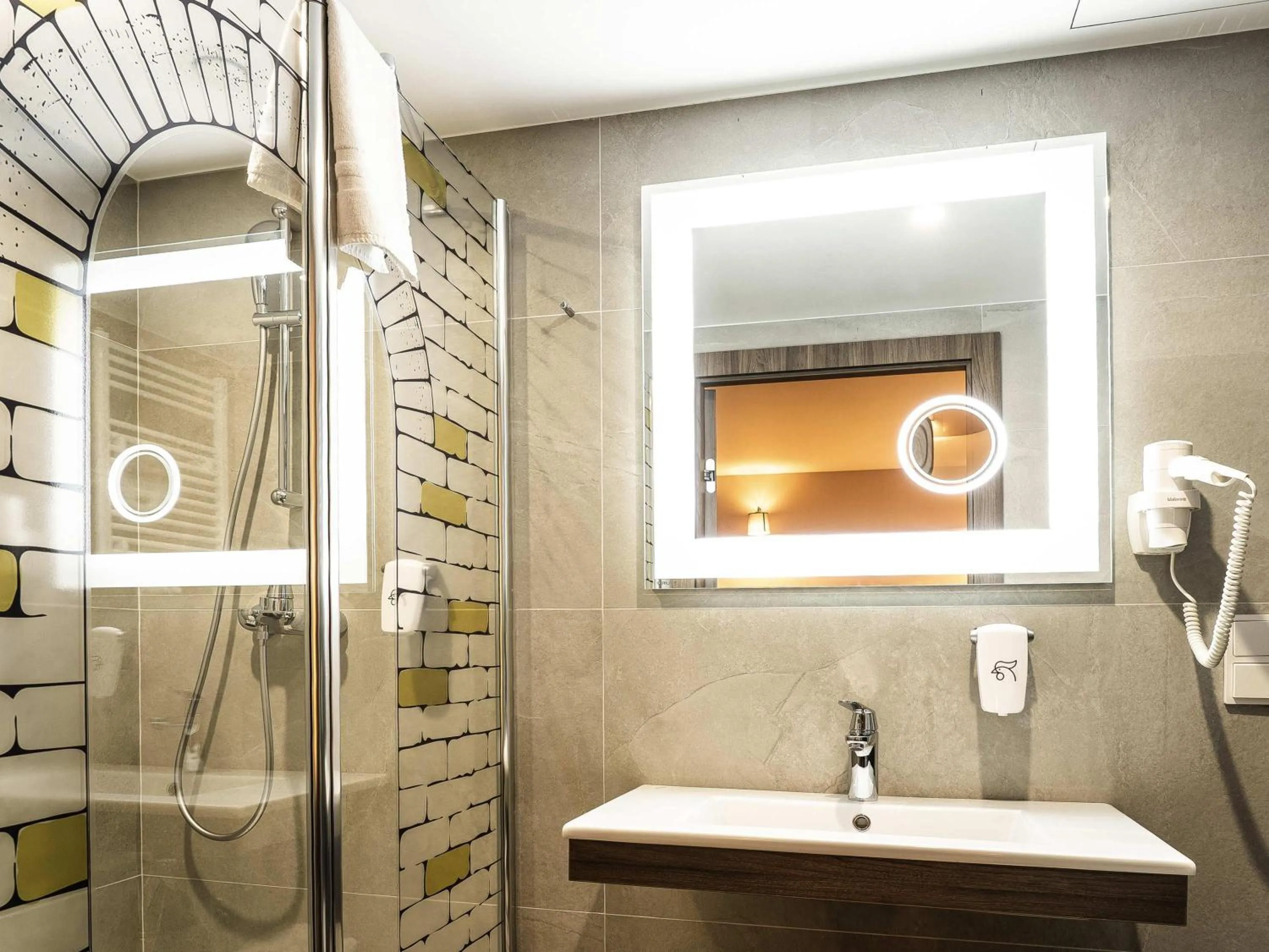 Bedroom in ibis Styles Lublin Stare Miasto