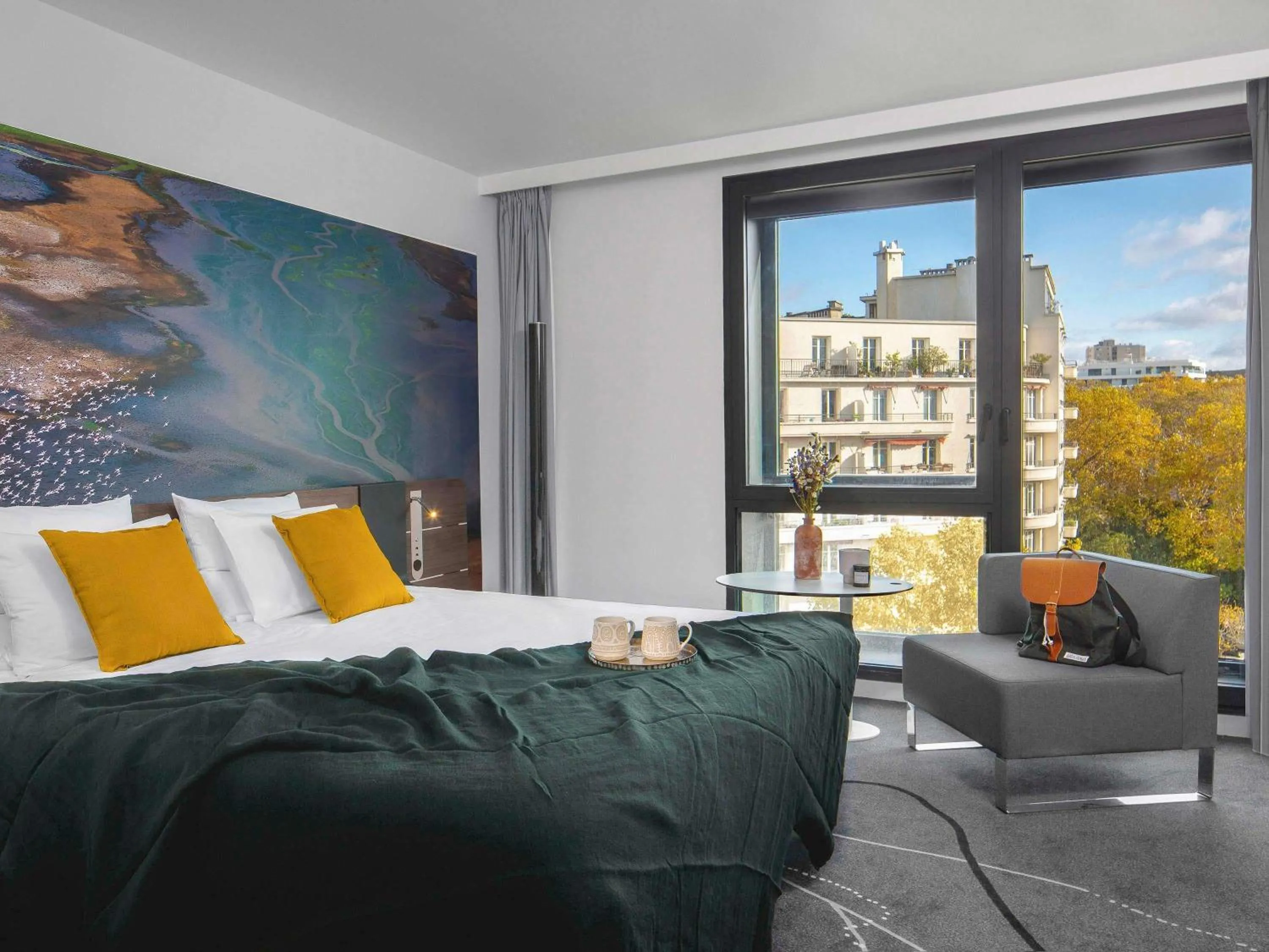 Property building, Bed in Novotel Paris Porte Versailles