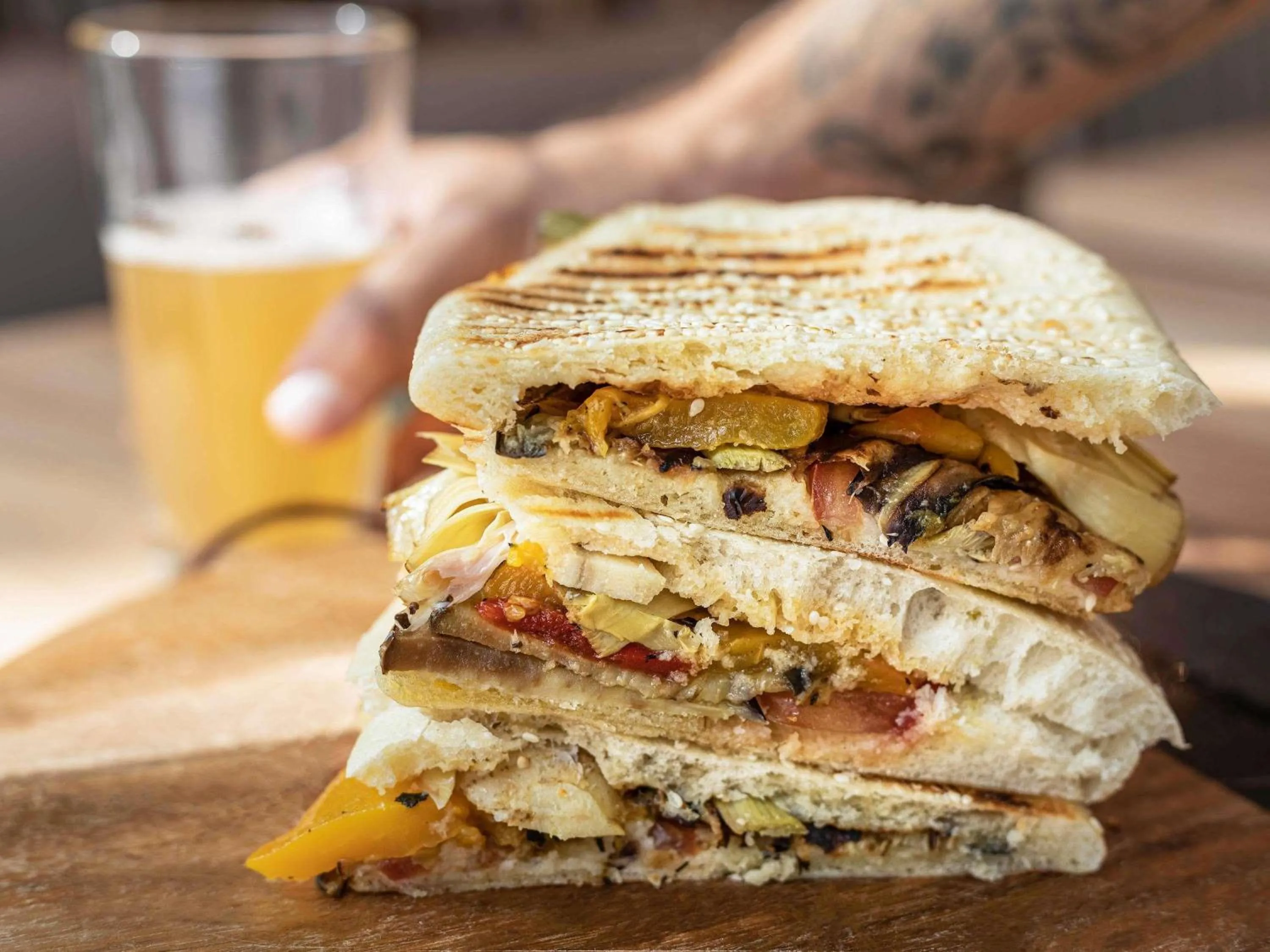 Restaurant/places to eat in Novotel Paris Porte Versailles