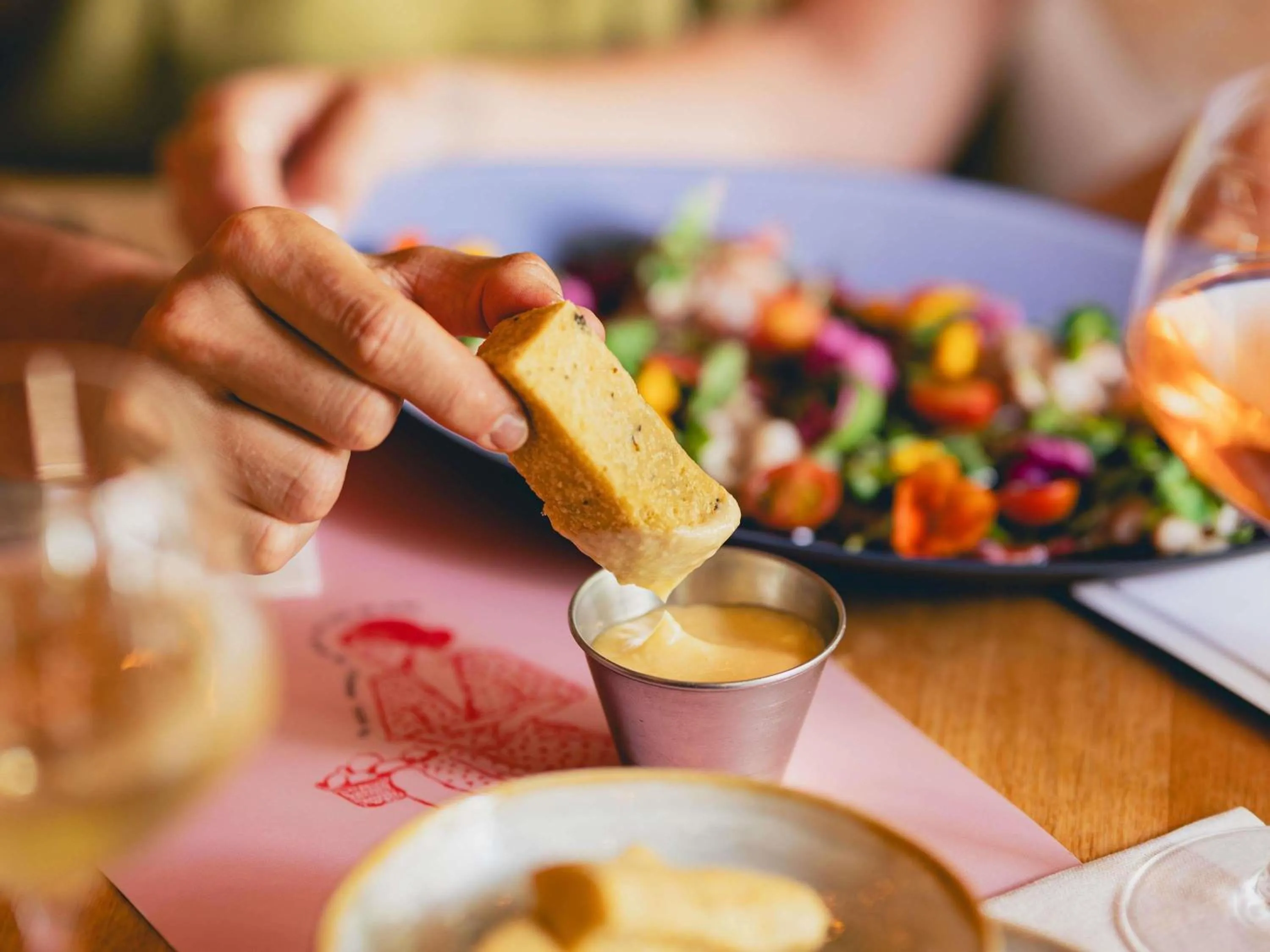 Restaurant/places to eat in Novotel Paris Porte Versailles