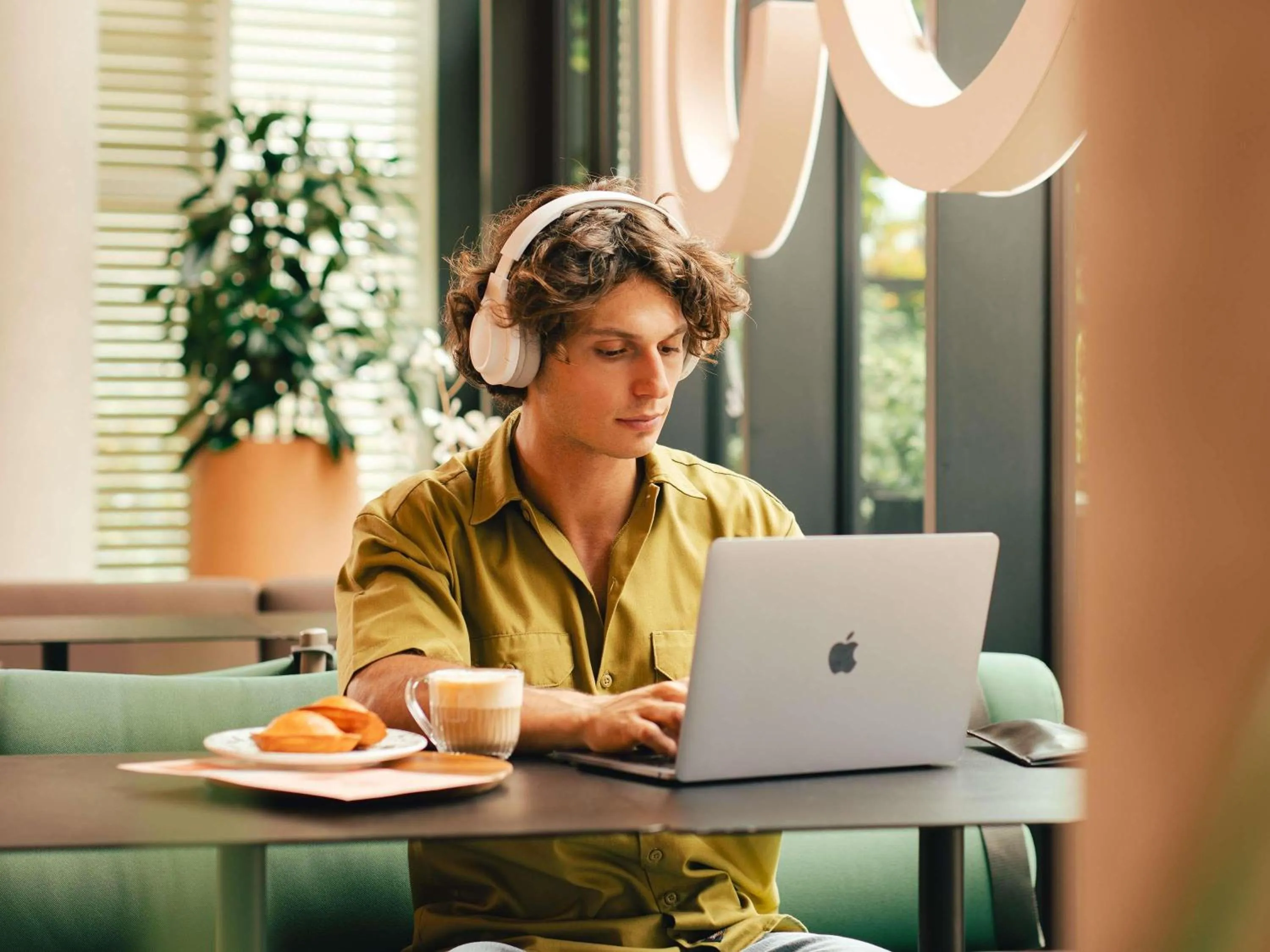 Restaurant/places to eat in Novotel Paris Porte Versailles