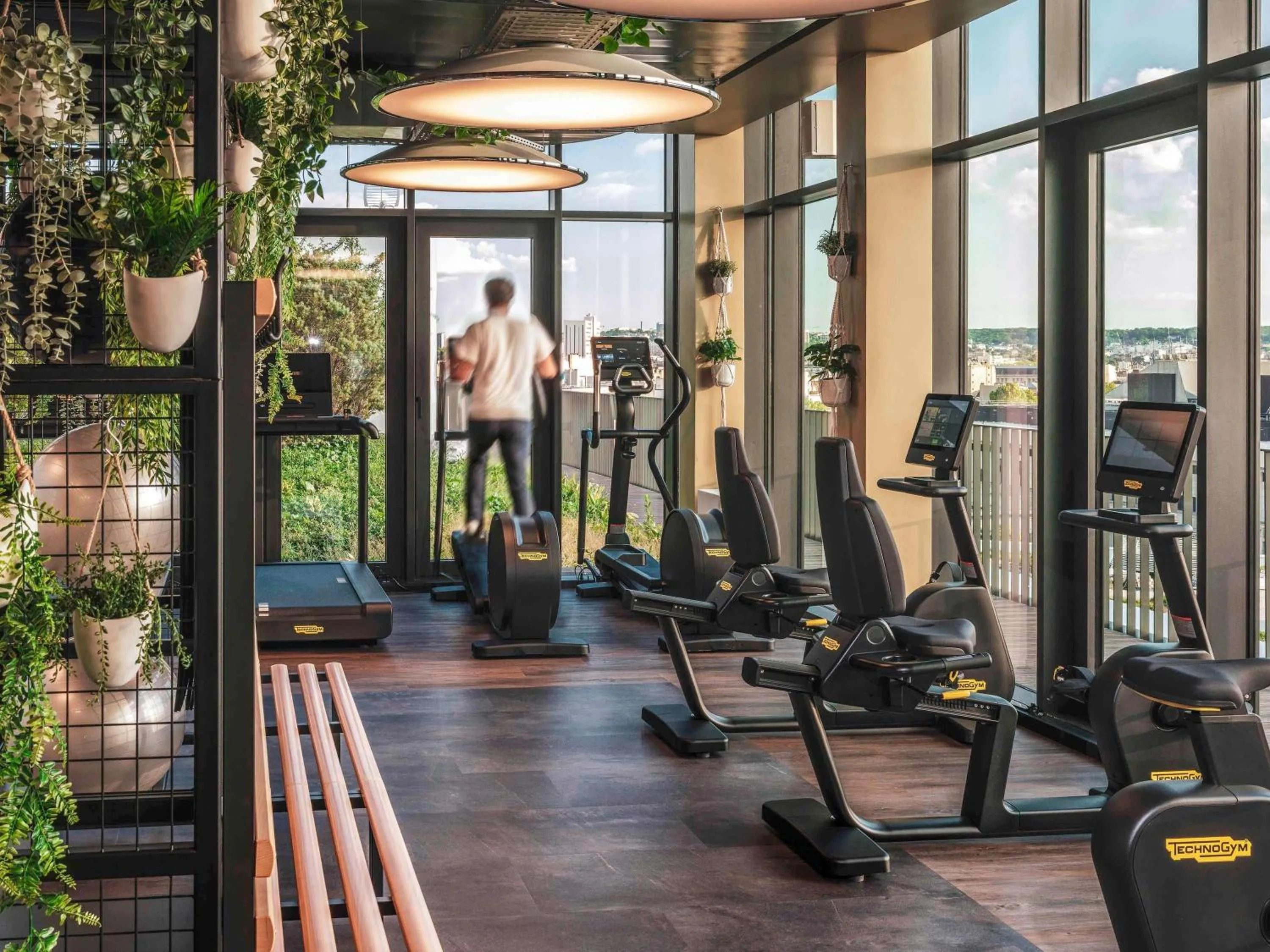 Fitness centre/facilities in Novotel Paris Porte Versailles