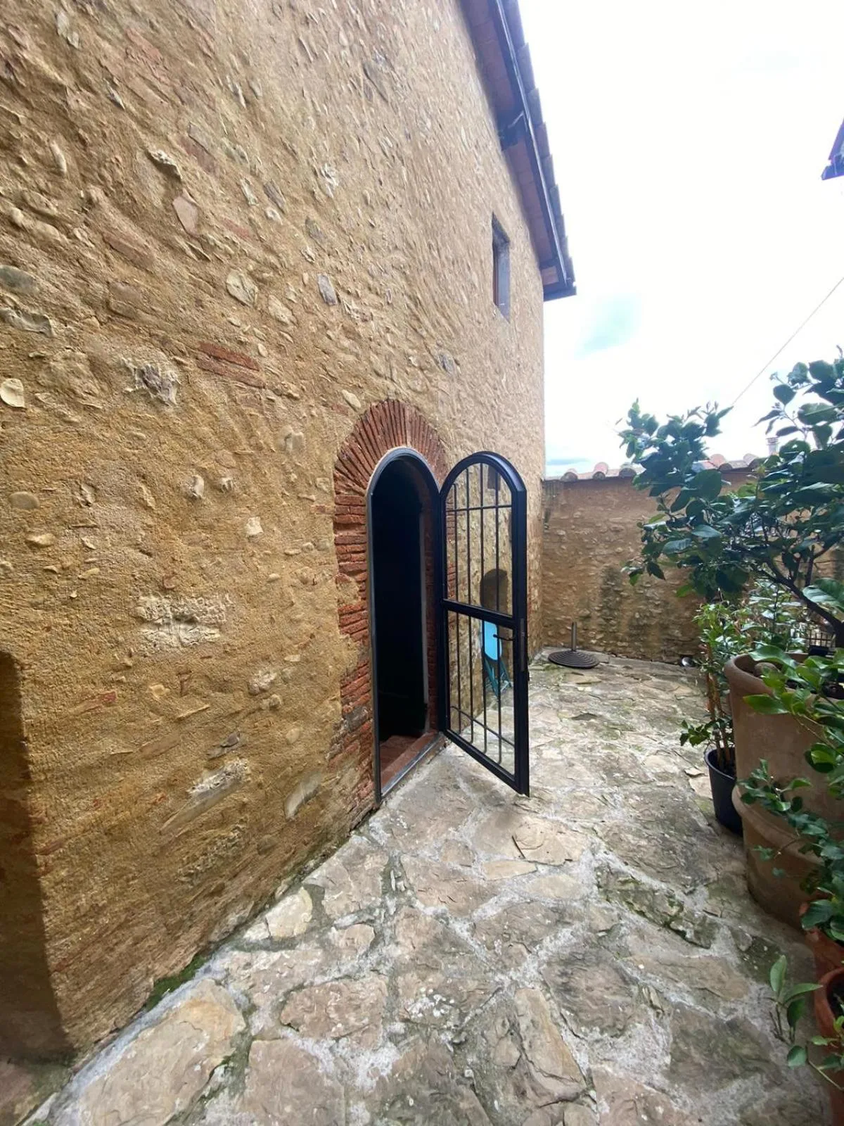 Facade/entrance in Campora House