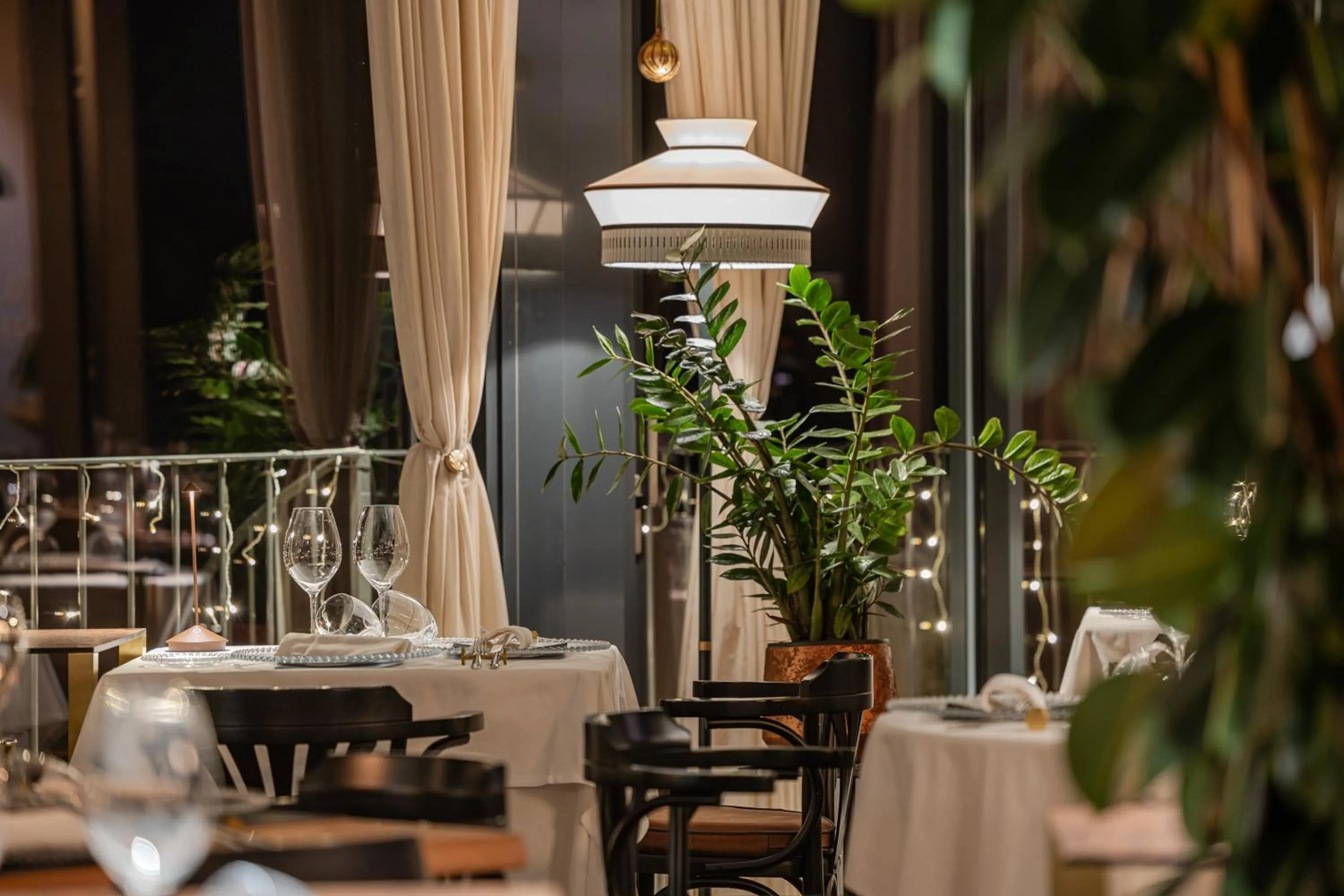 Restaurant/places to eat in Deville & Spa