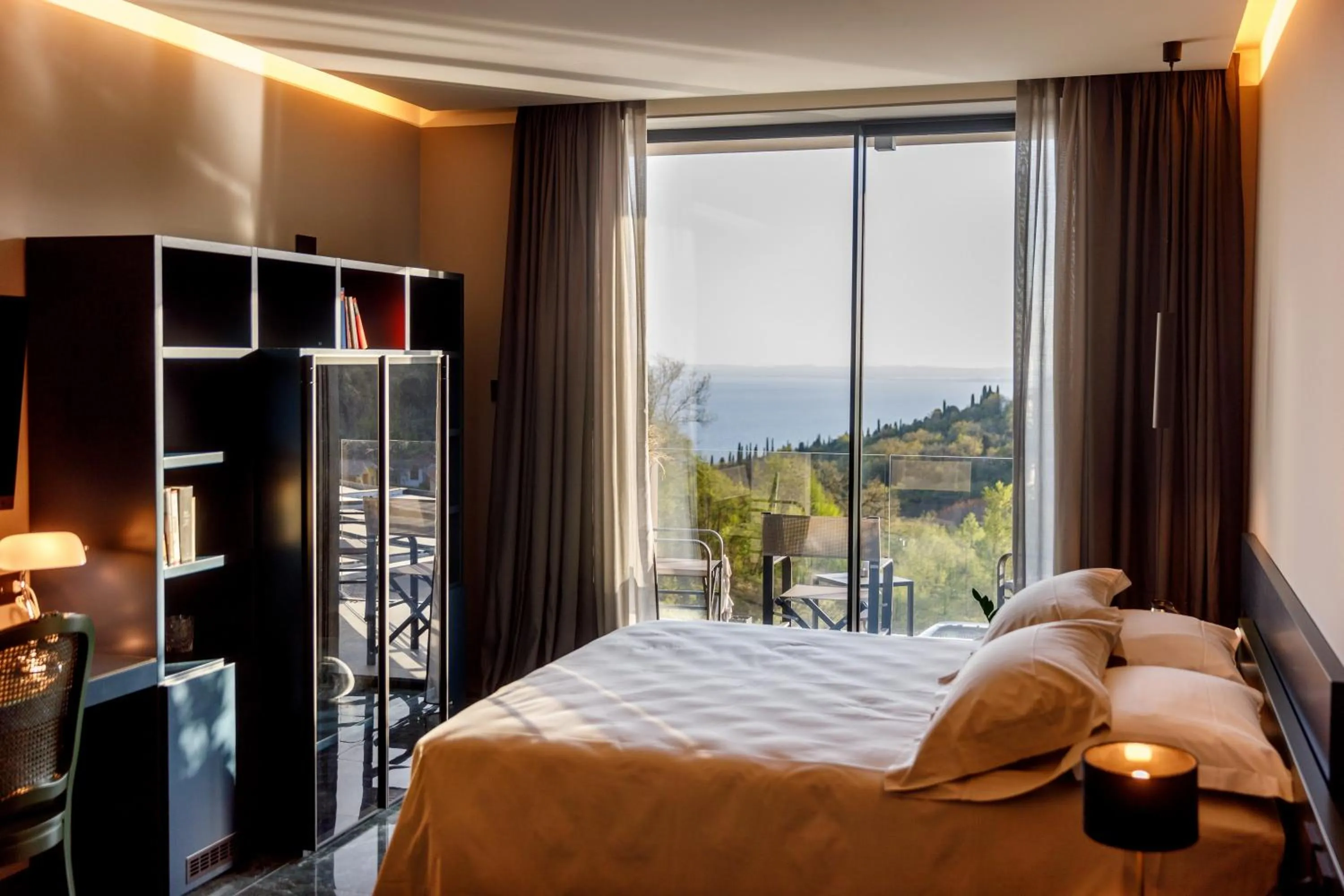 View (from property/room), Bed in Deville & Spa