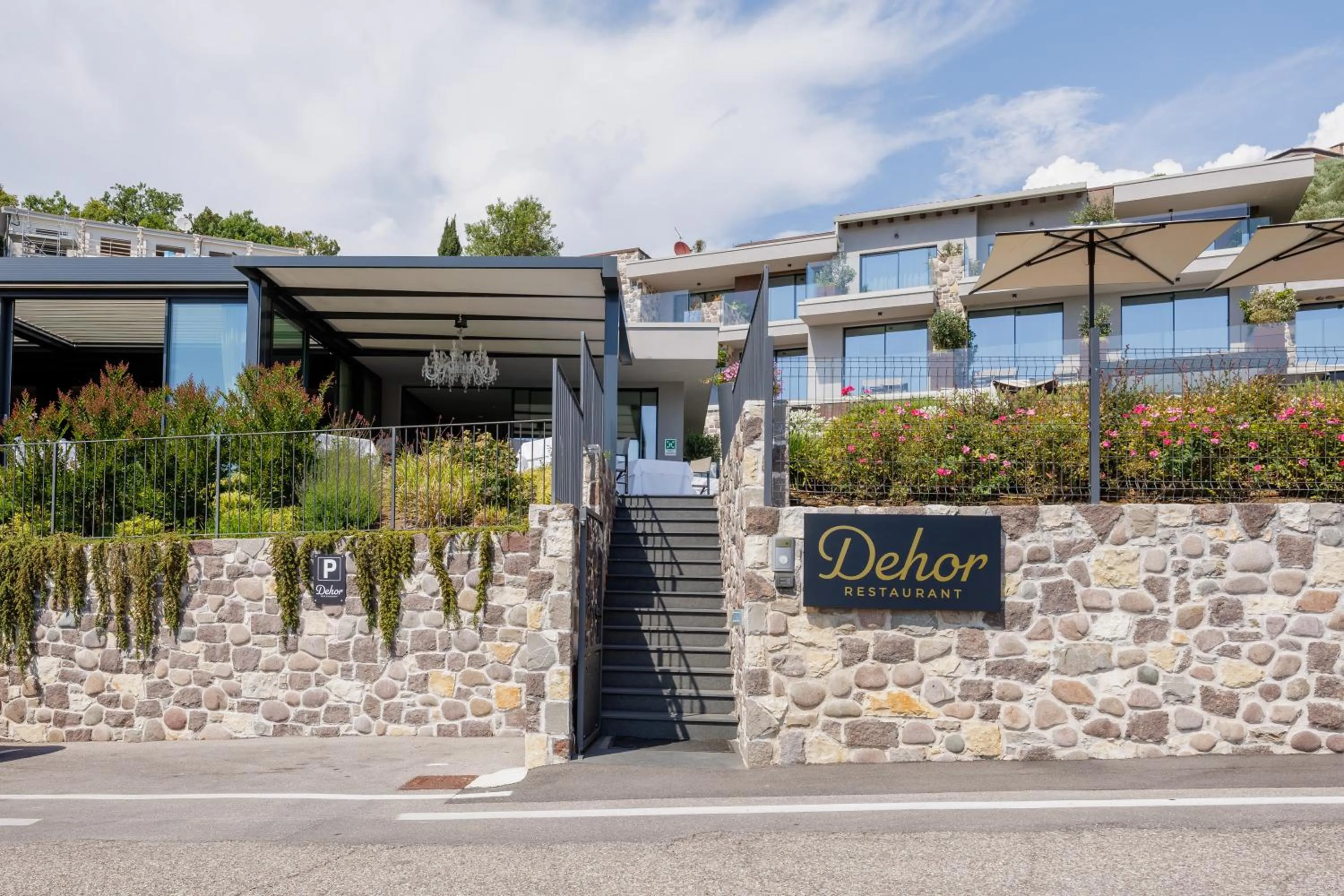 Restaurant/places to eat in Deville & Spa