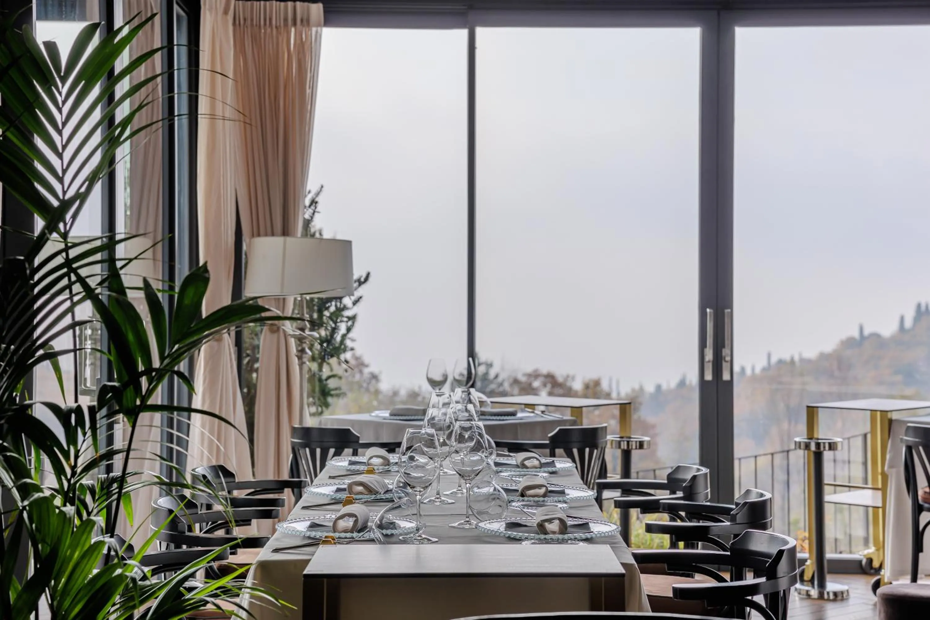 Restaurant/places to eat in Deville & Spa