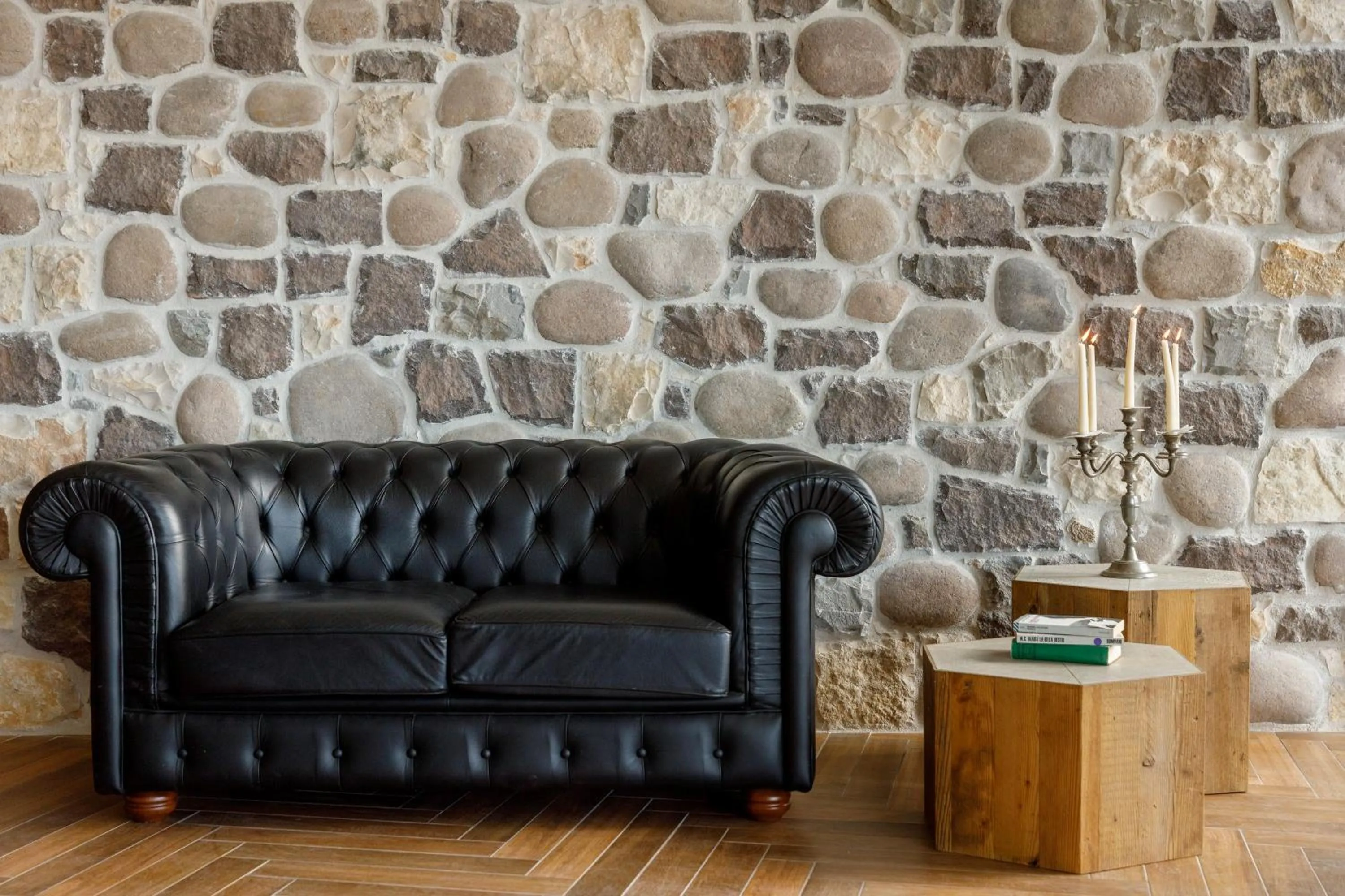 Decorative detail in Deville & Spa