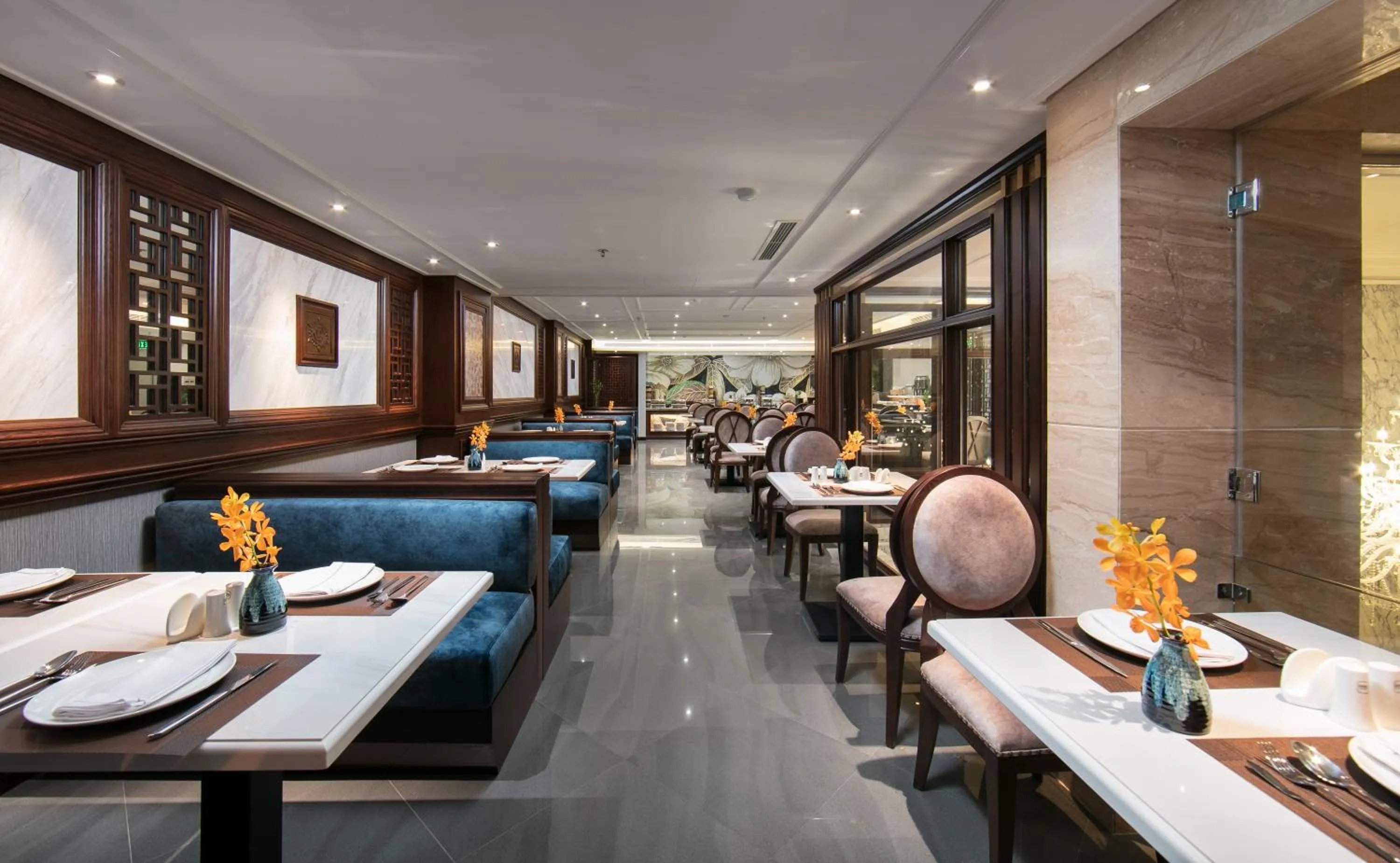 Restaurant/places to eat in The Q Hotel