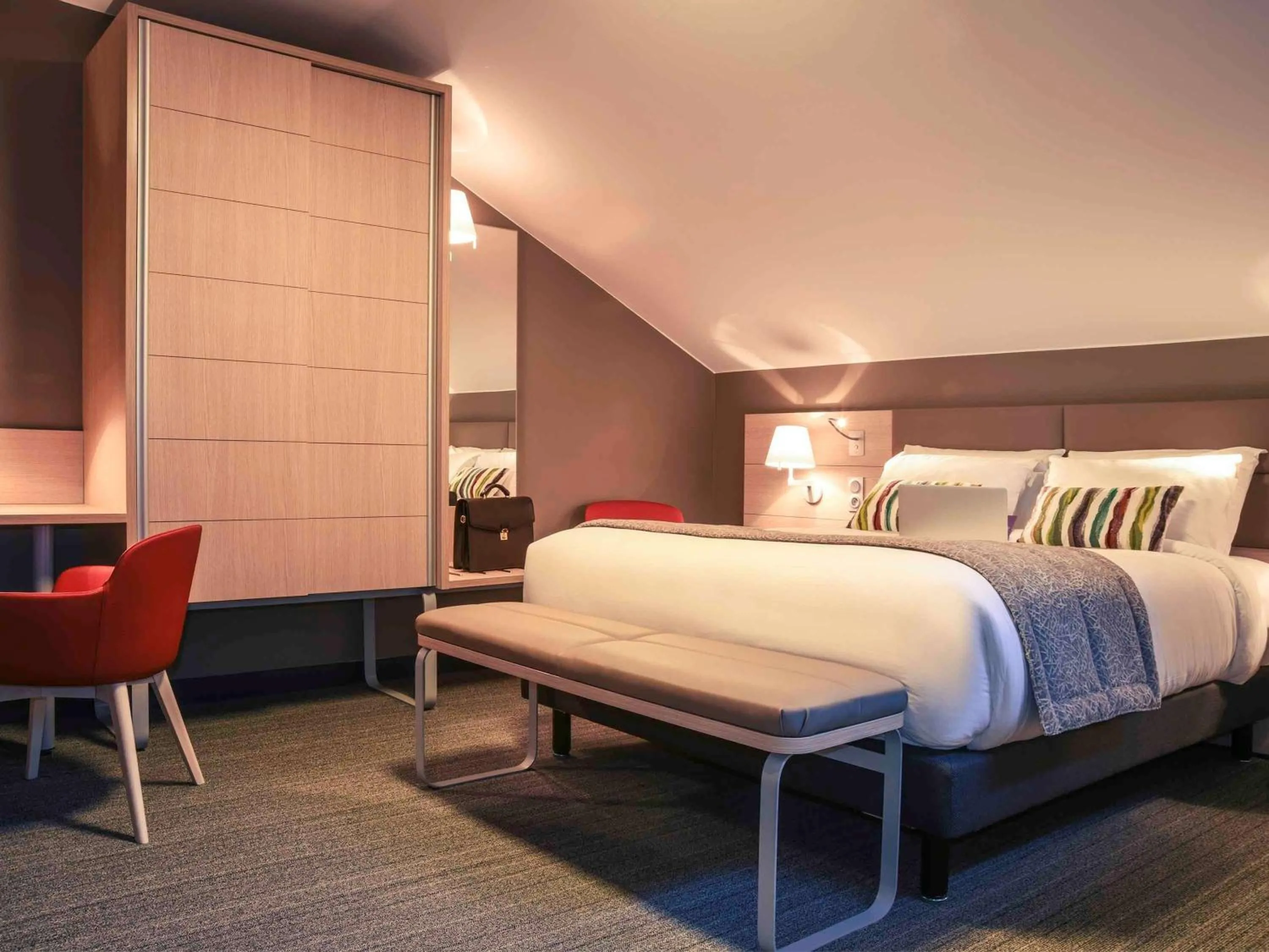 Photo of the whole room, Bed in Mercure Périgueux Centre Historique