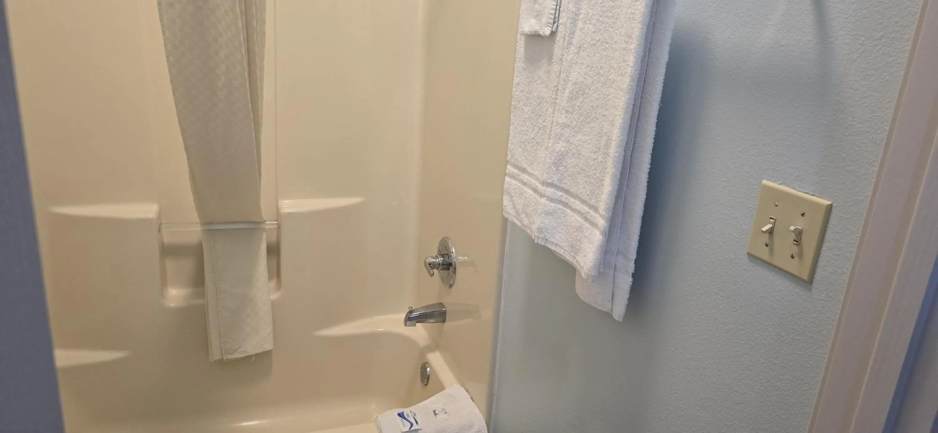 Shower in Texas Inn and Suites RGV