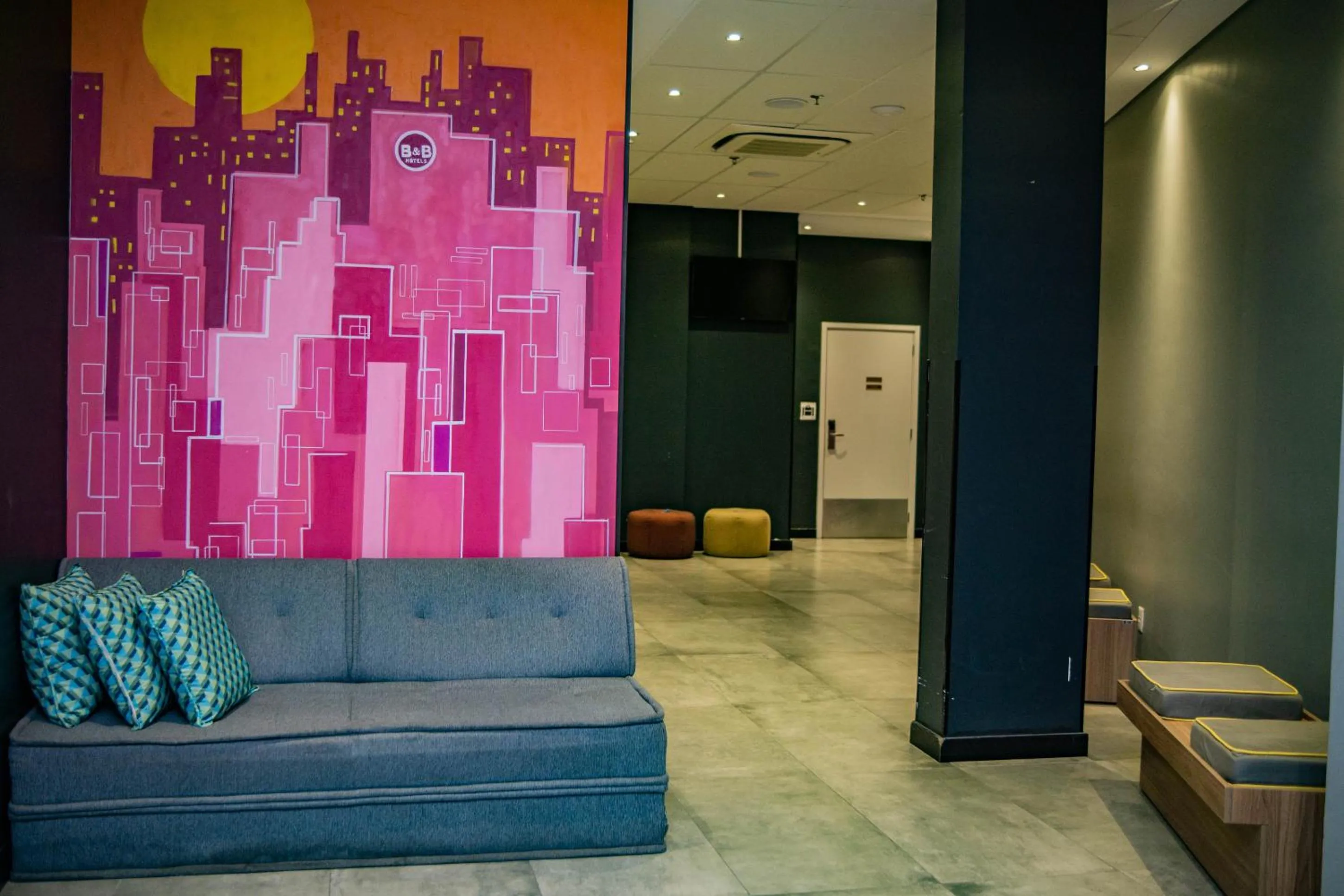 Lobby or reception in B&B HOTEL São Paulo Luz - Centro