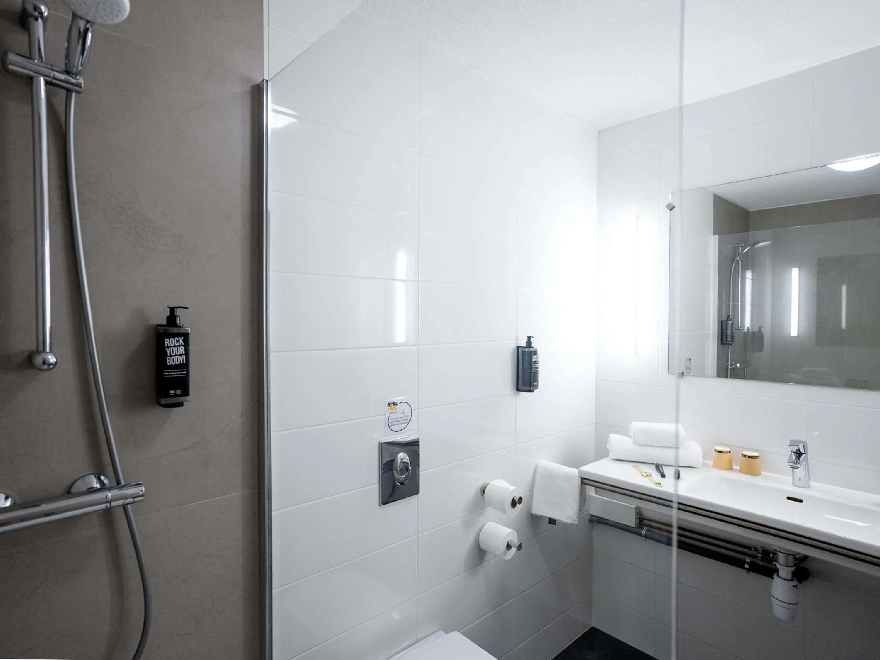 Bedroom in Ibis Styles Cognac