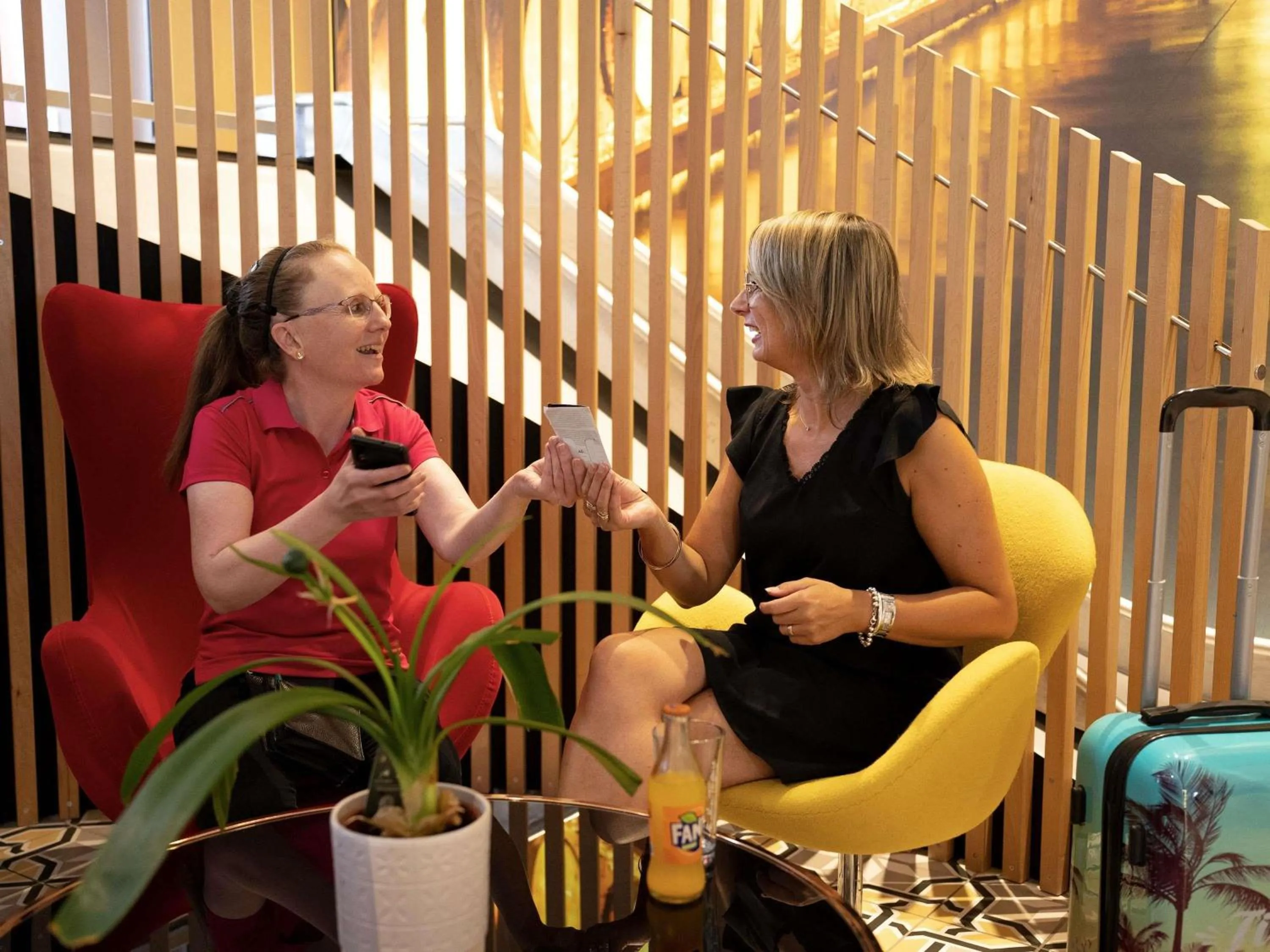 Lounge or bar in Ibis Styles Cognac