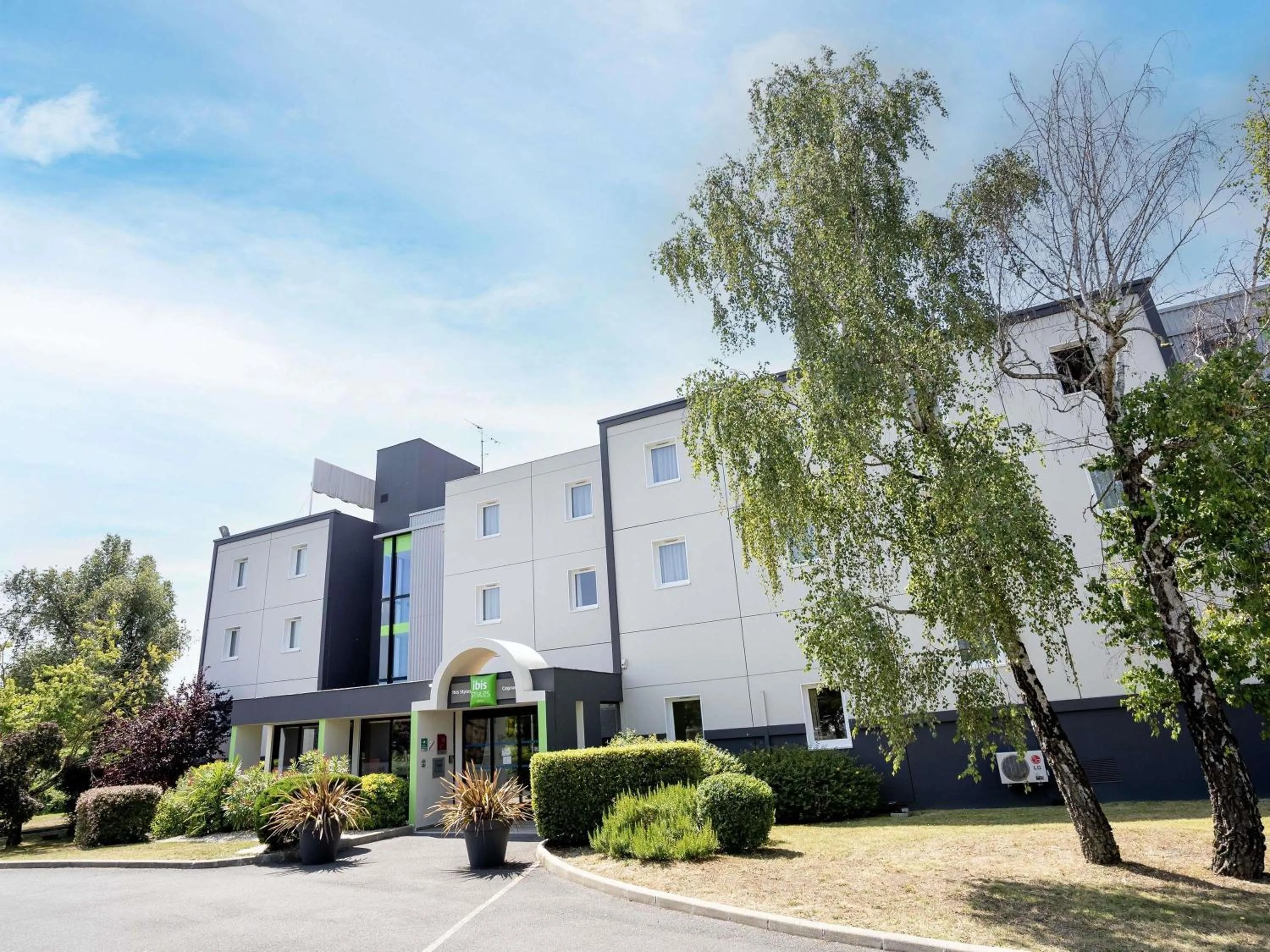 Property building in Ibis Styles Cognac