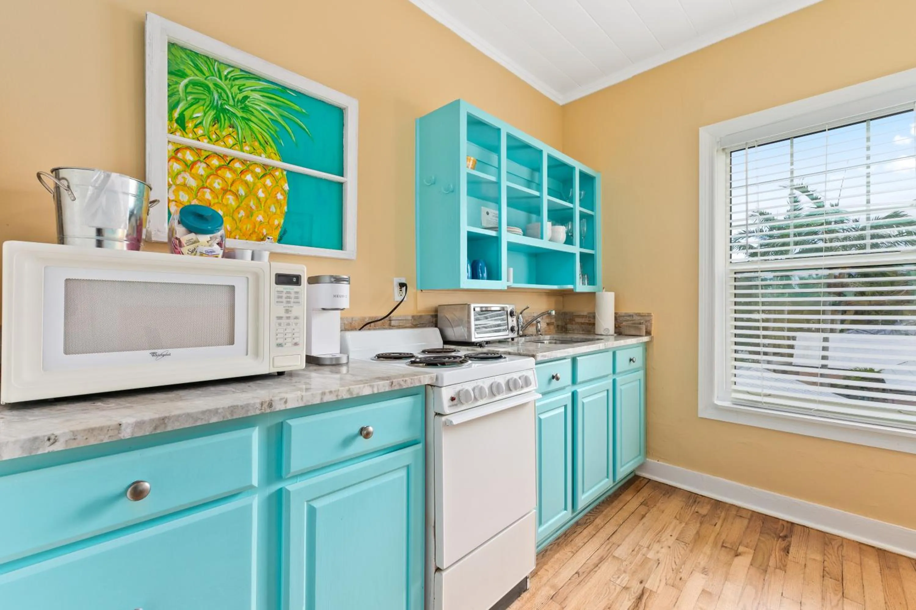 Coffee/tea facilities in Old Colorado Inn