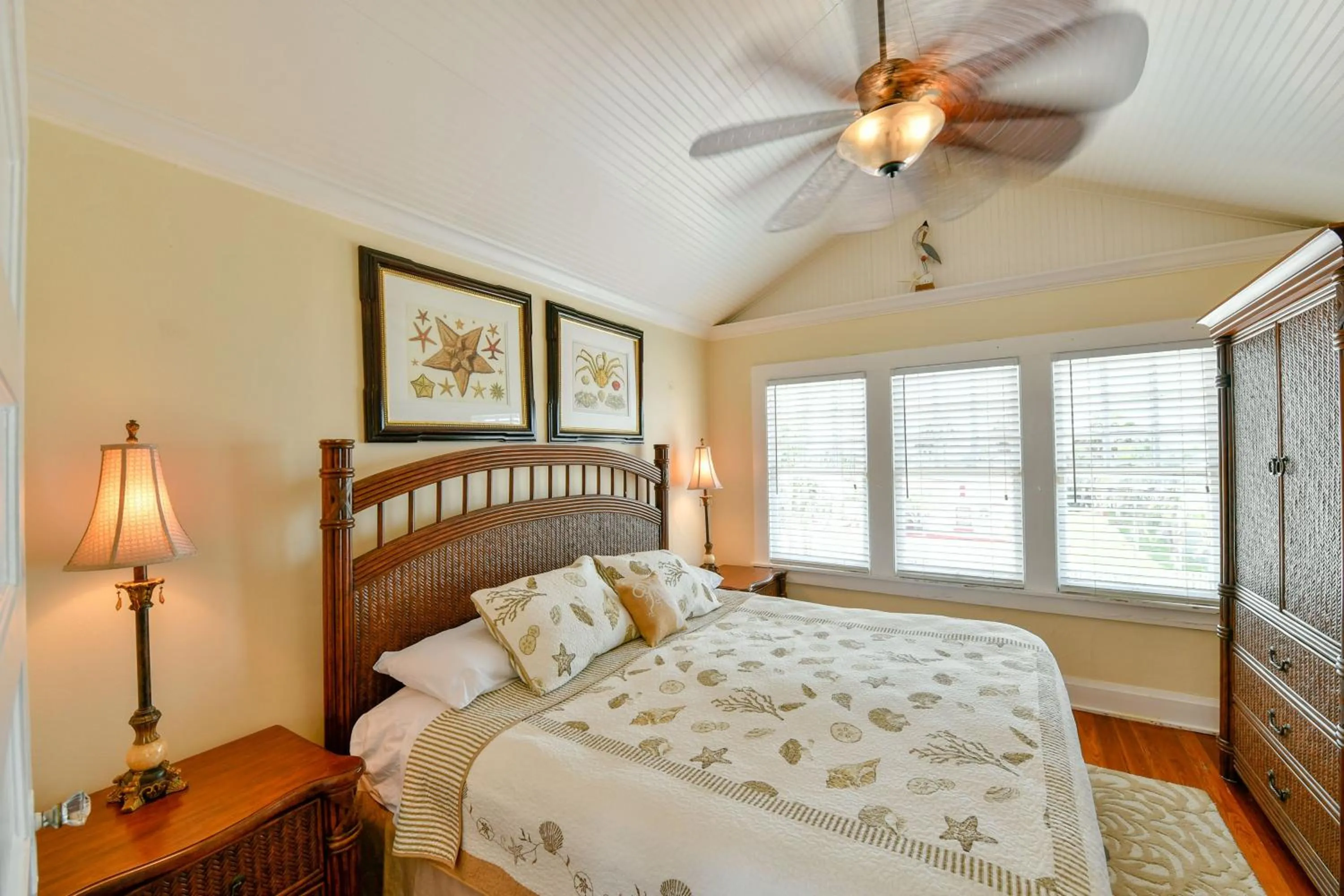 Bed in Old Colorado Inn