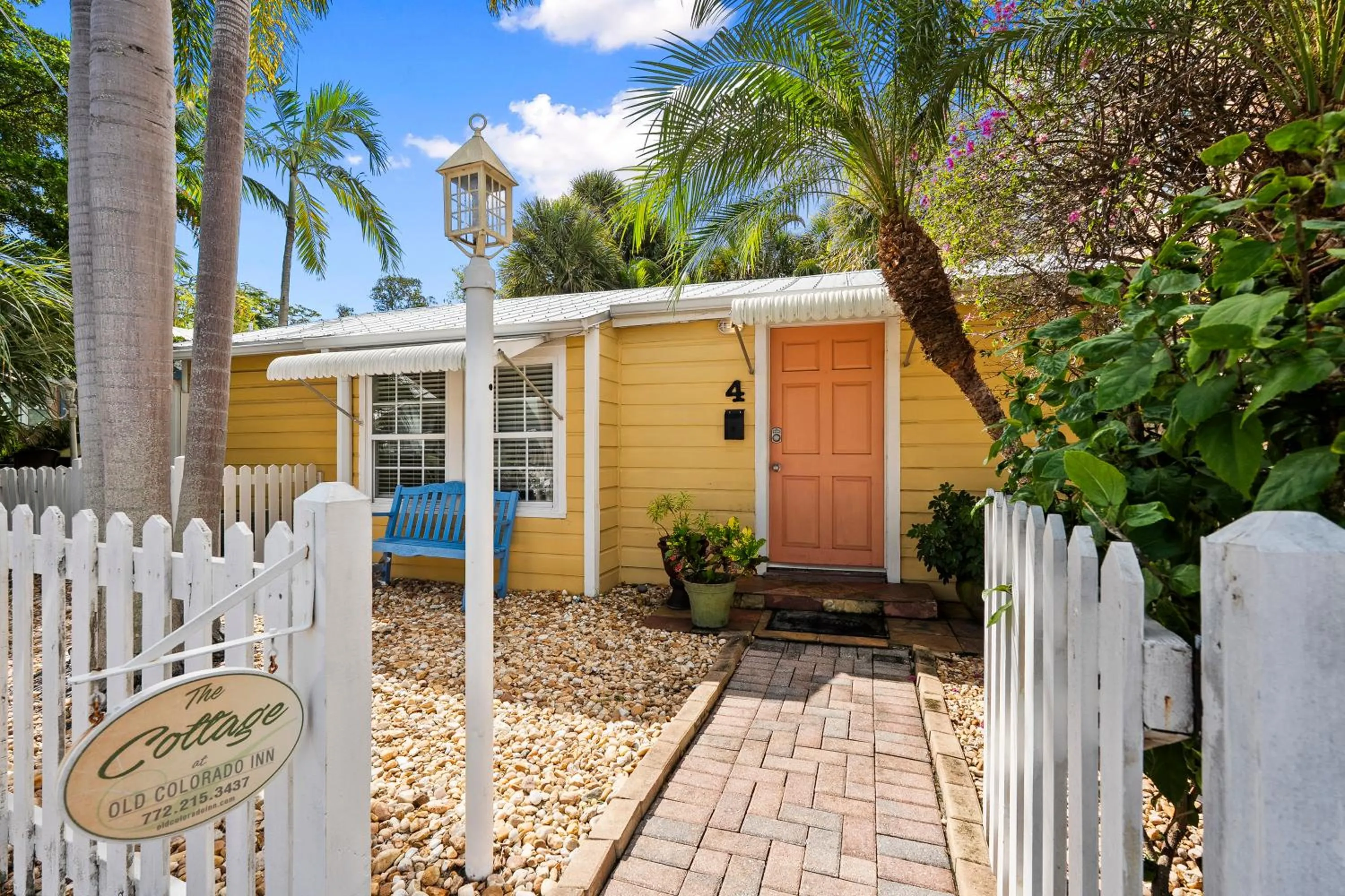 Property building in Old Colorado Inn