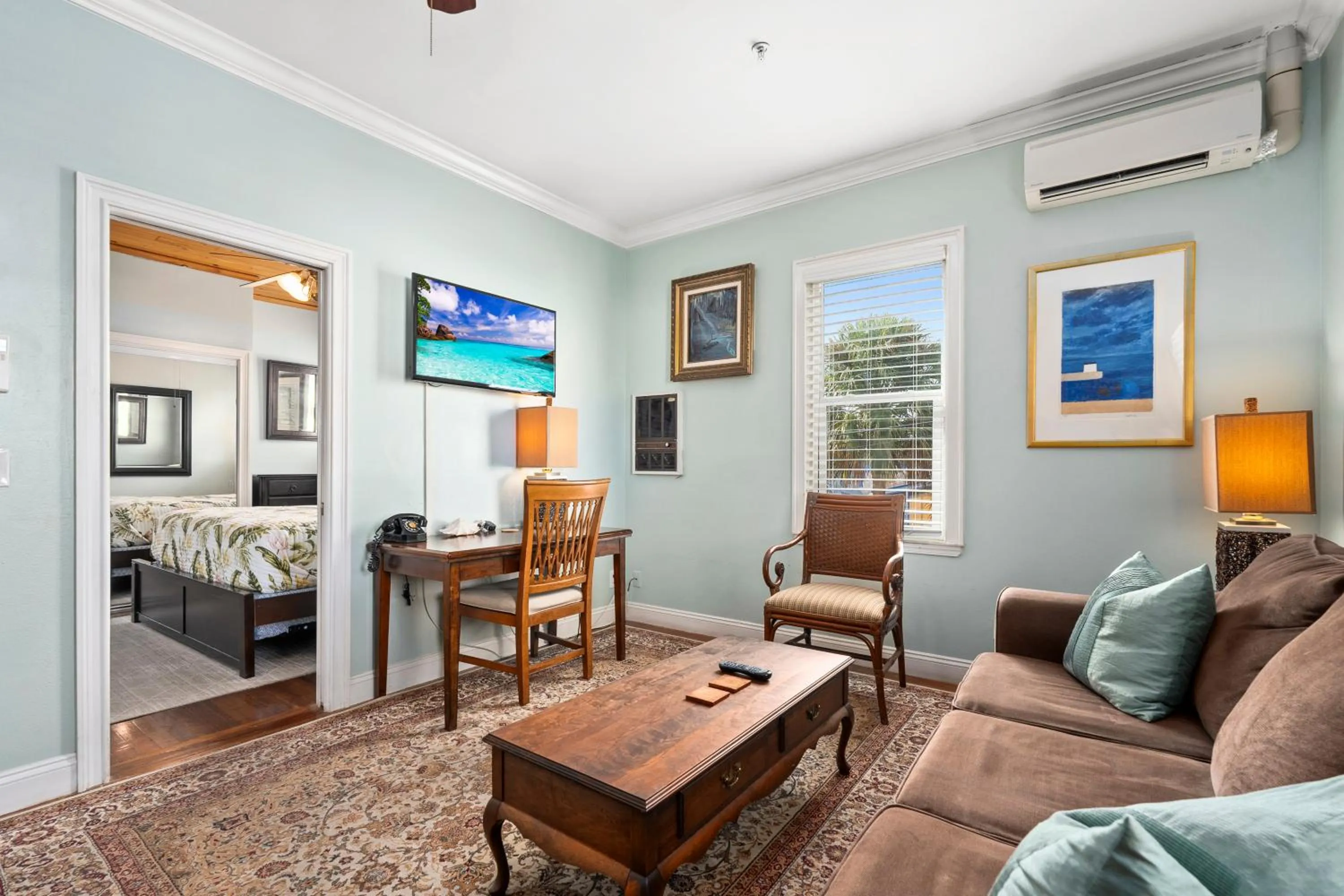 TV and multimedia in Old Colorado Inn