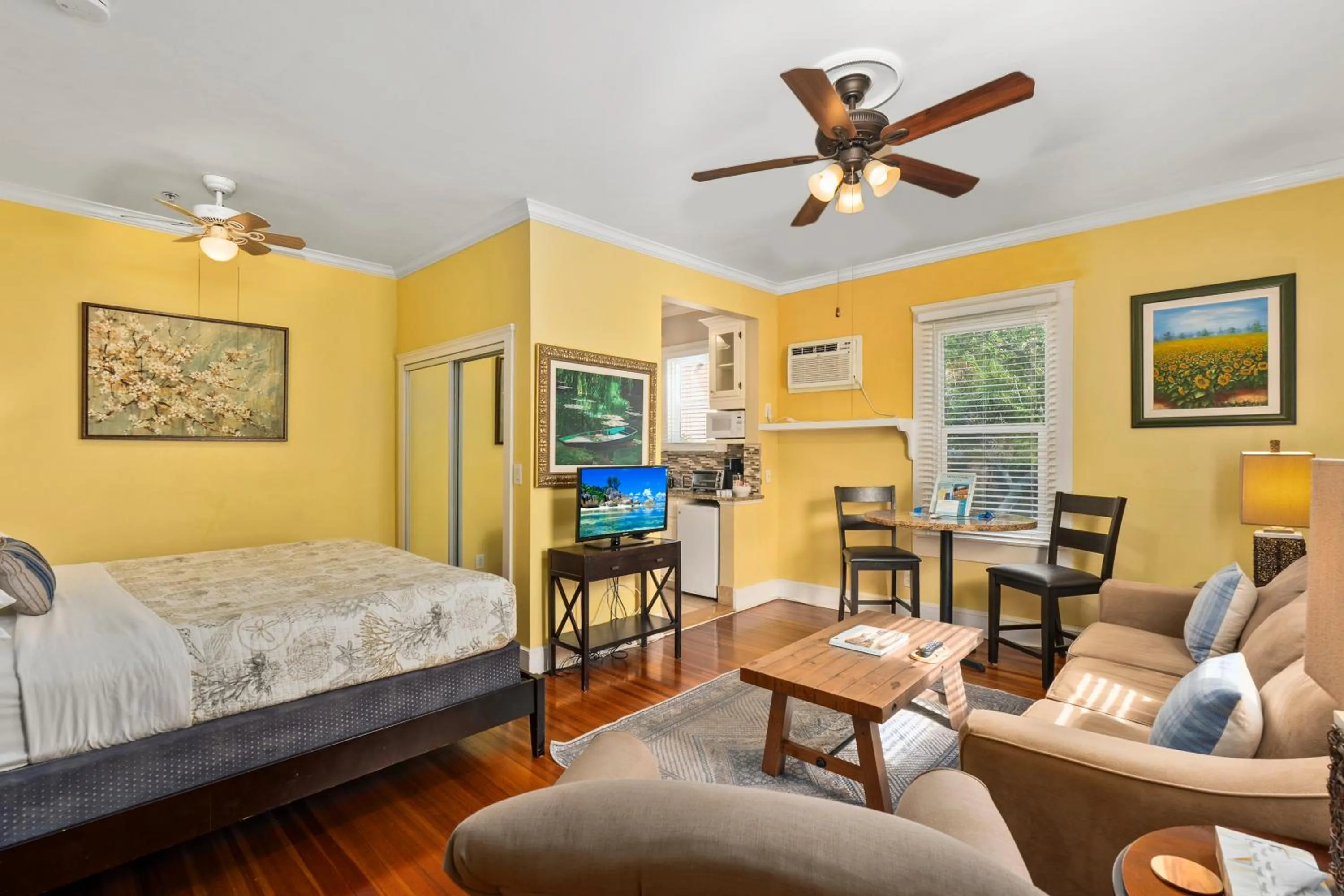 Bed in Old Colorado Inn