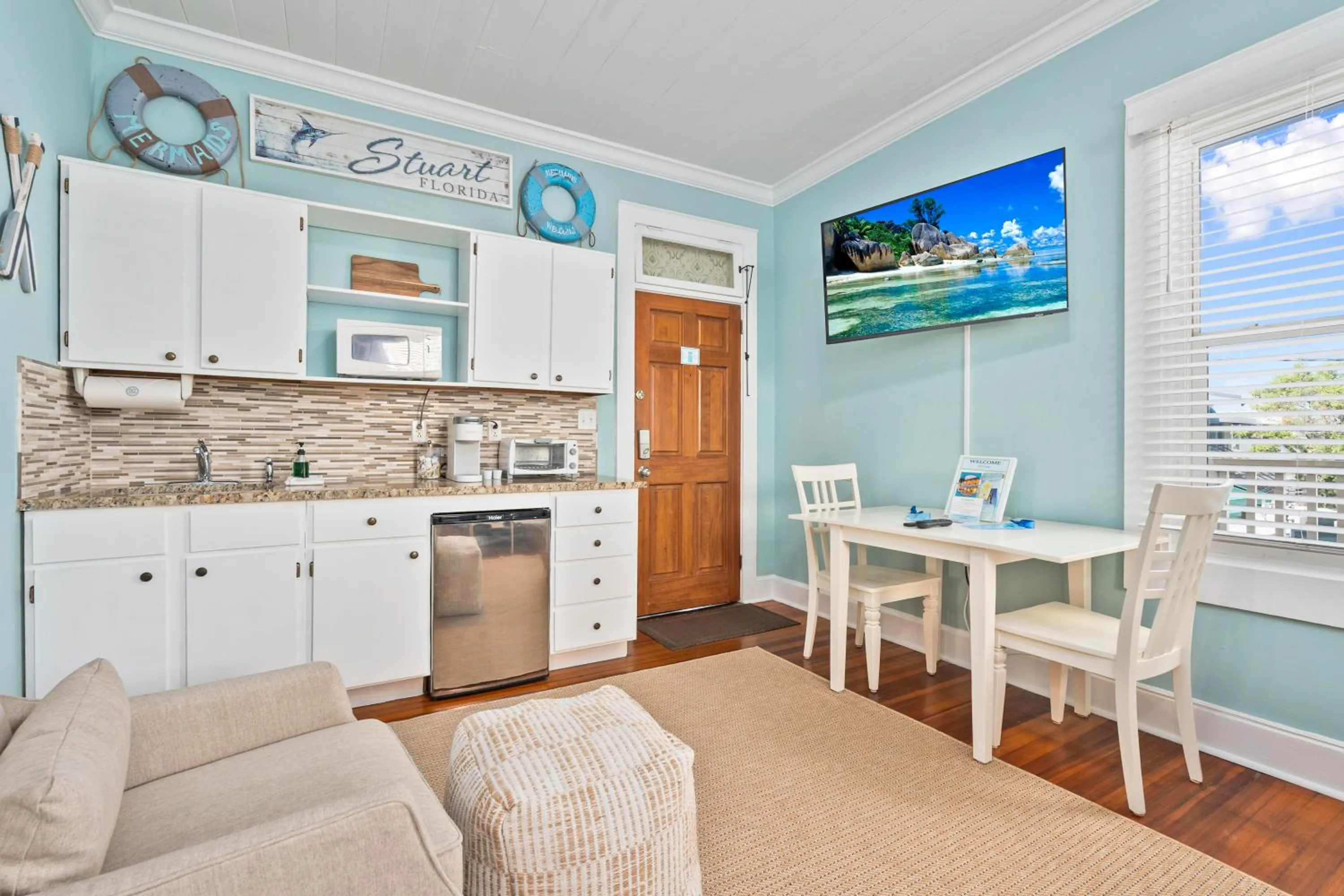 Kitchen or kitchenette in Old Colorado Inn