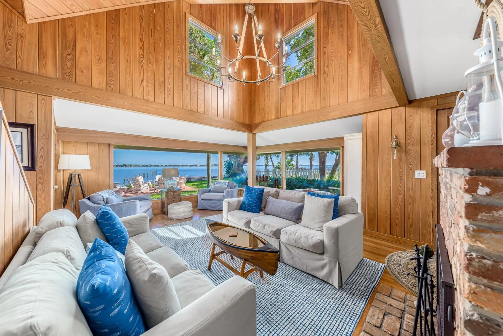 Living room in Old Colorado Inn